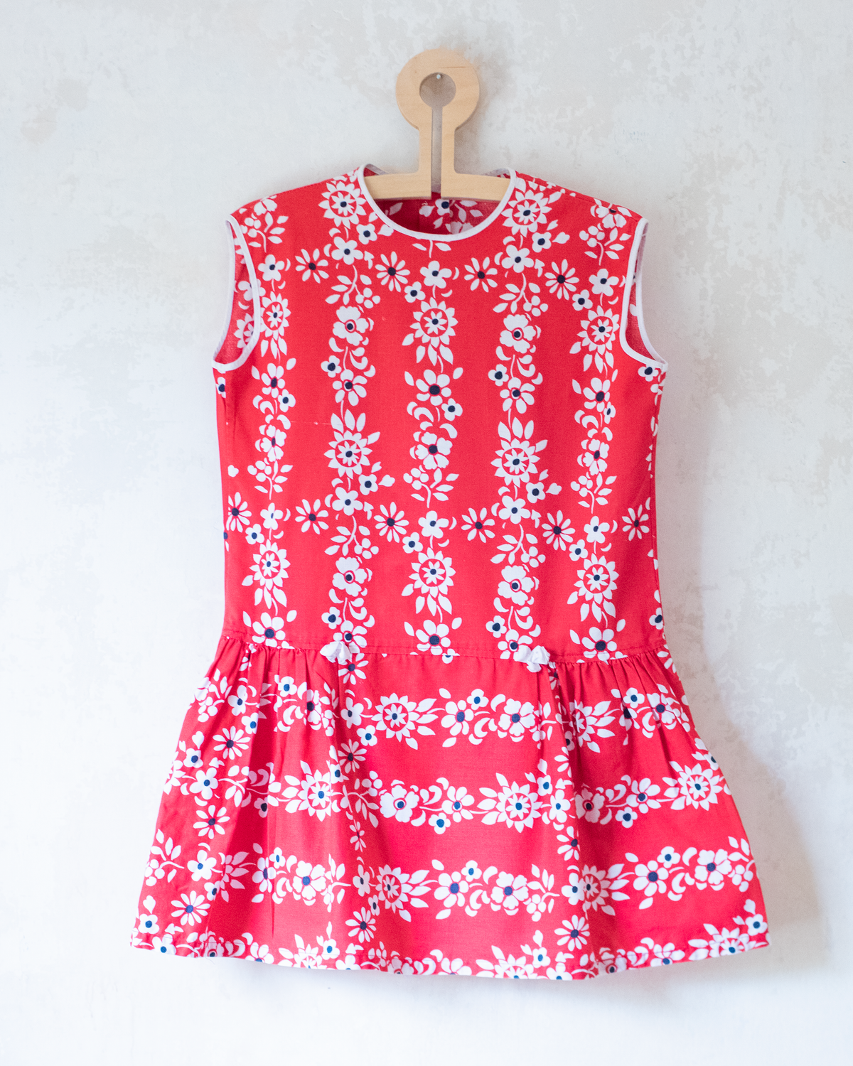 Red dress from the 80s | 7-8 years
