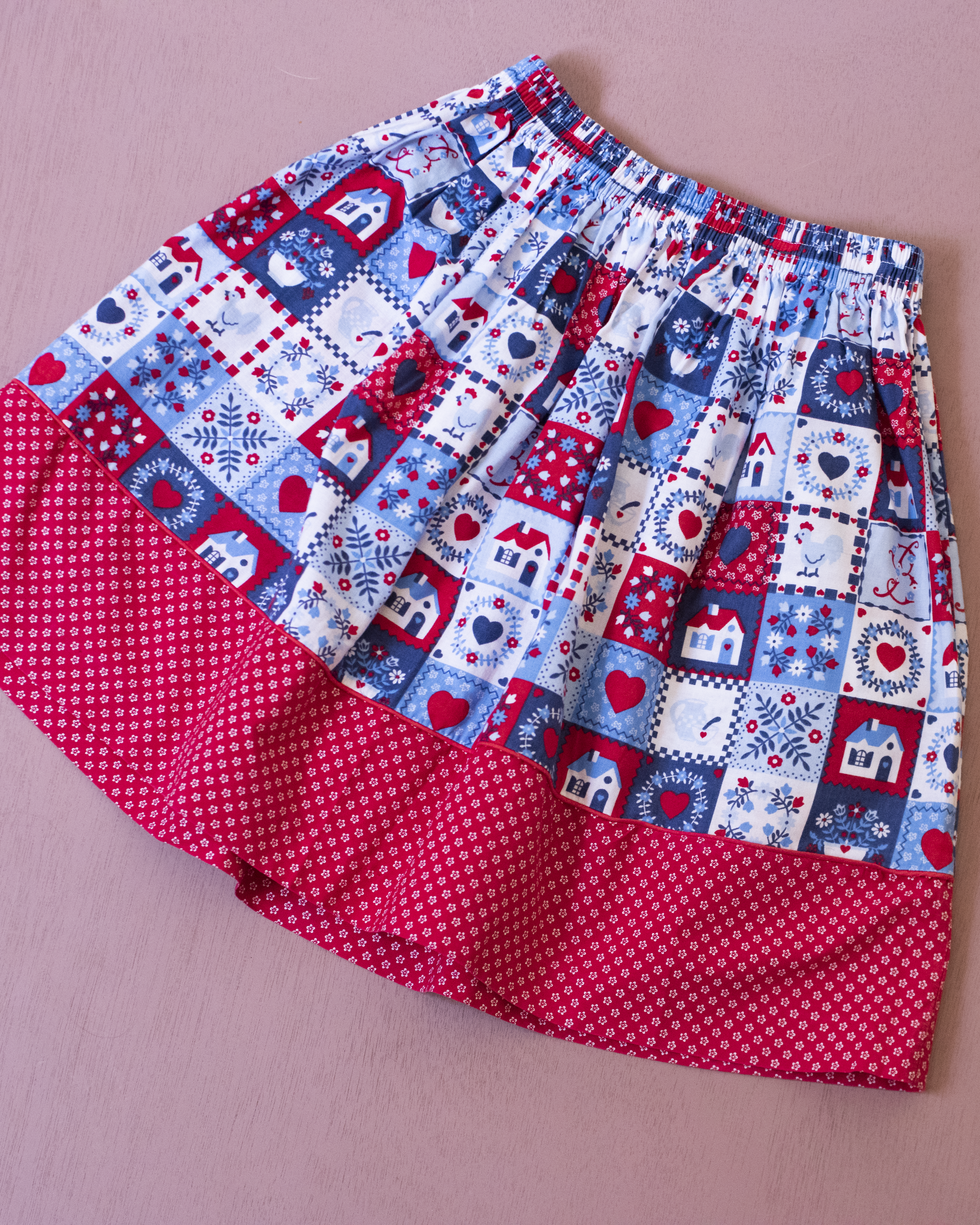 חצאית פולק הולנדית מבית ז׳קאדי | 9-10 שנים