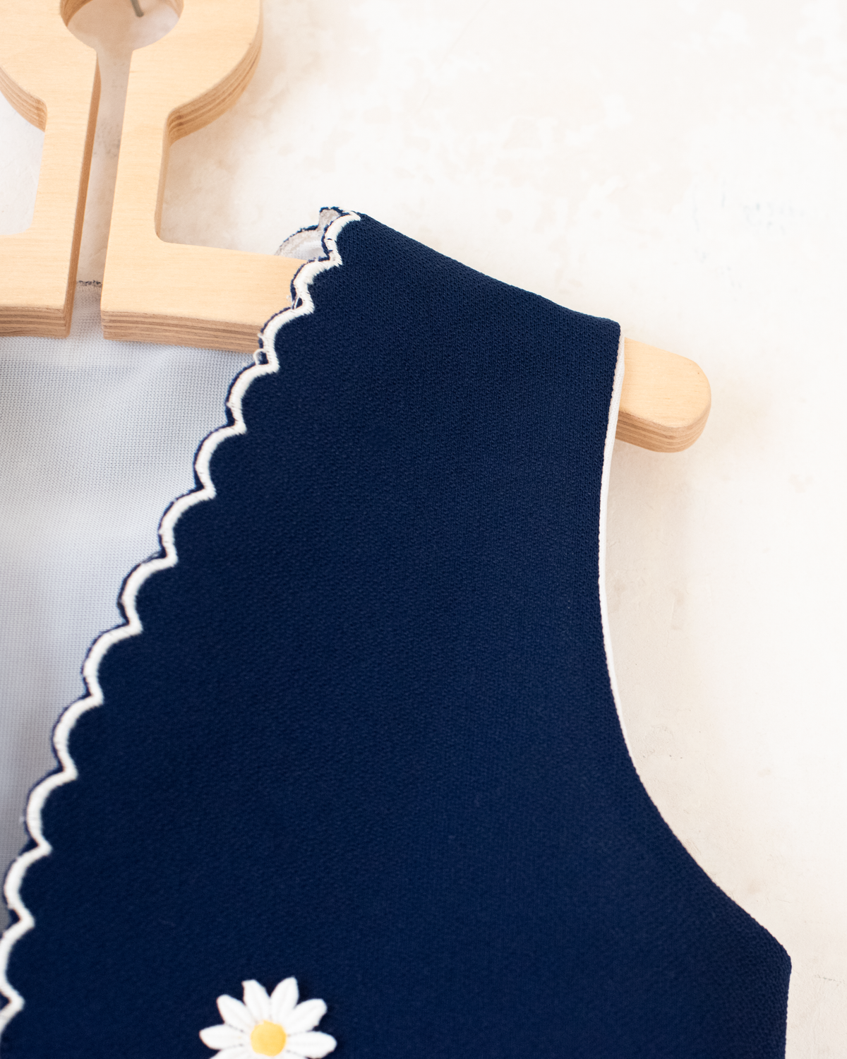 Blue cardigan with daisies | 8-10 years