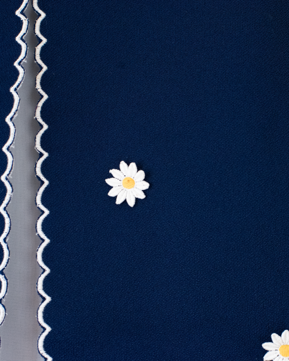 Blue cardigan with daisies | 8-10 years