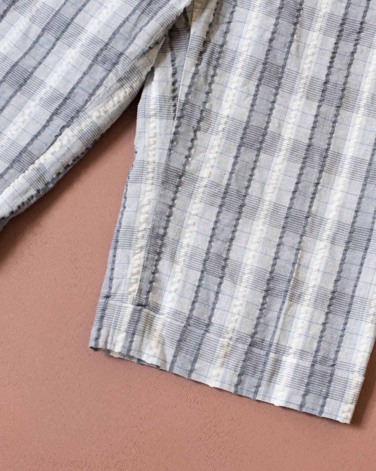 Grey and white plaid Bermuda shorts | Ages 6-7