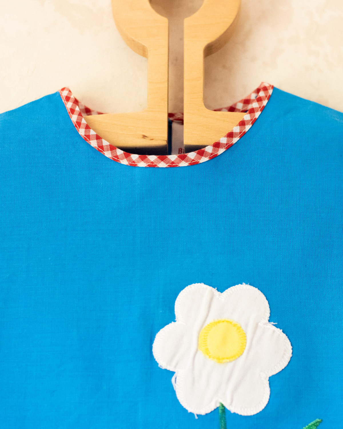 Blue tank top with pocket and flower | Italian dead stock | 9-12 months