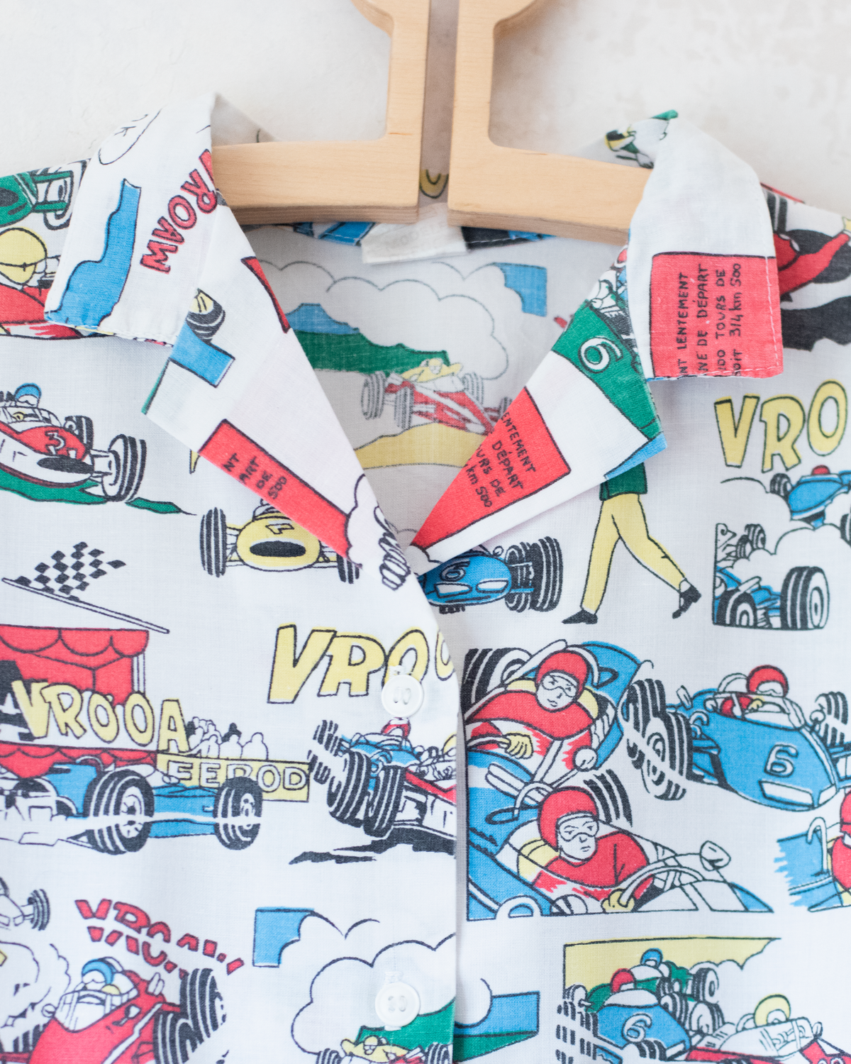 Colorful comic book shirt | 9-10 years