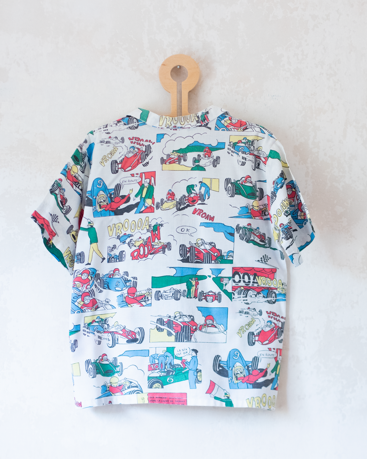Colorful comic book shirt | 9-10 years
