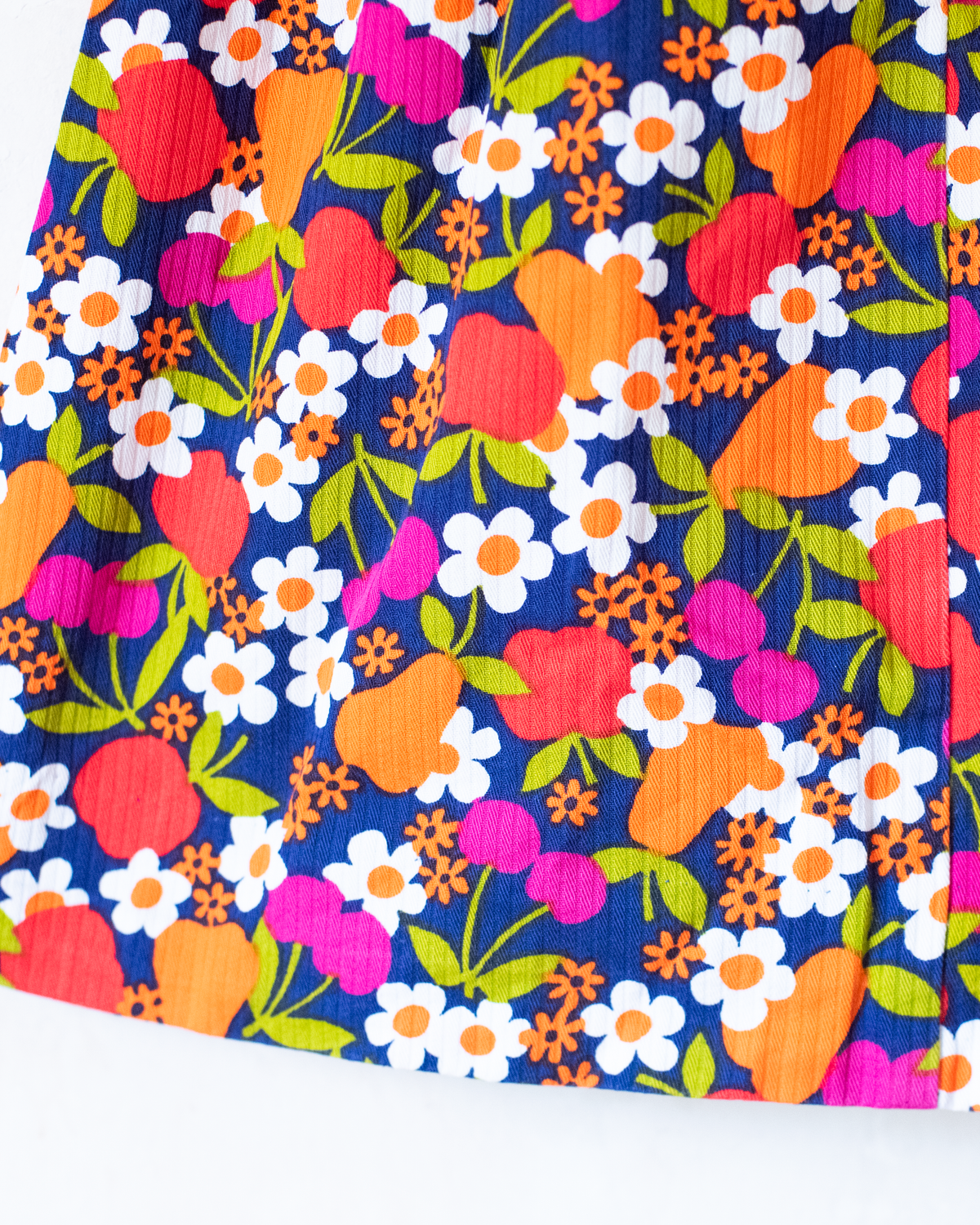 Seventies floral dress with apples and pears | 3-4 years
