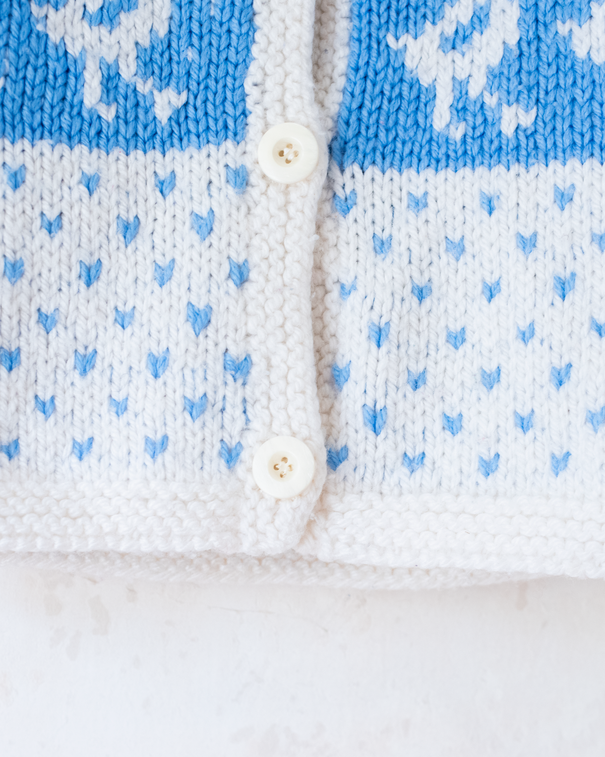Knitted cardigan with birds and hearts | 5-6 years
