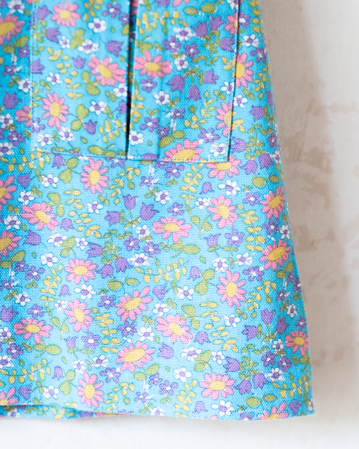 Sky-blue dress with flowers from the seventies | 18-24 months