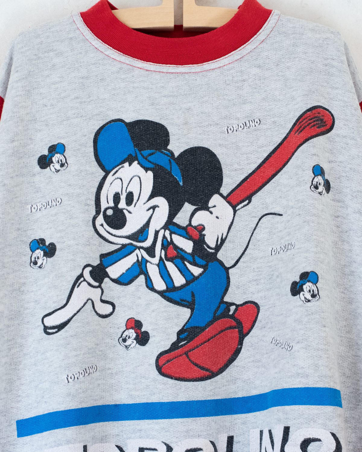 Colorful 80s sweatshirt with Mickey Mouse | 7-8 years