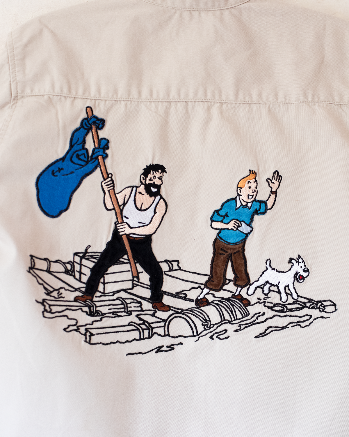 Long khaki shirt with Tintin on a raft embroidery | 6-7 years