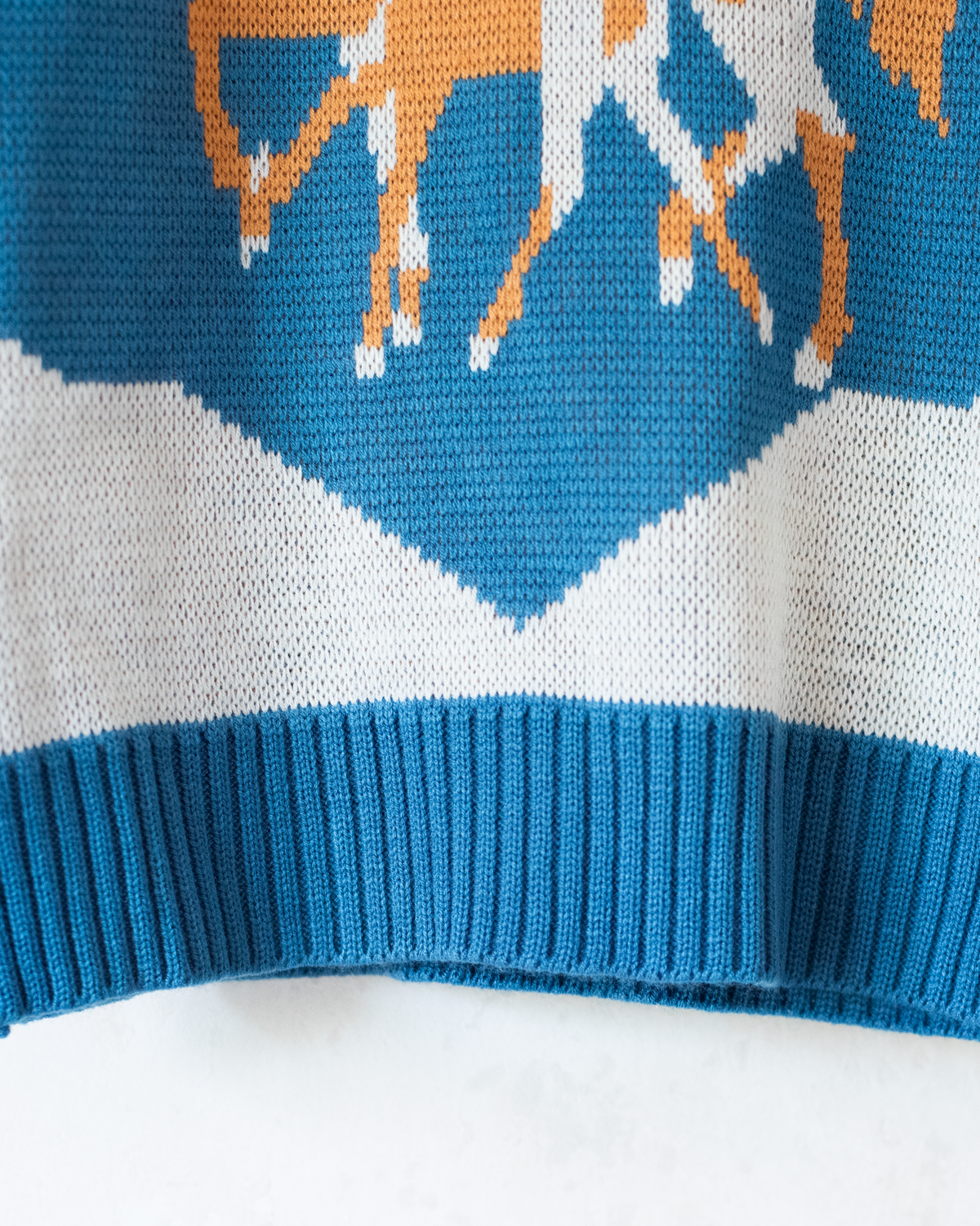 Blue knit with horses | Spanish Deadstock | 5-6 years