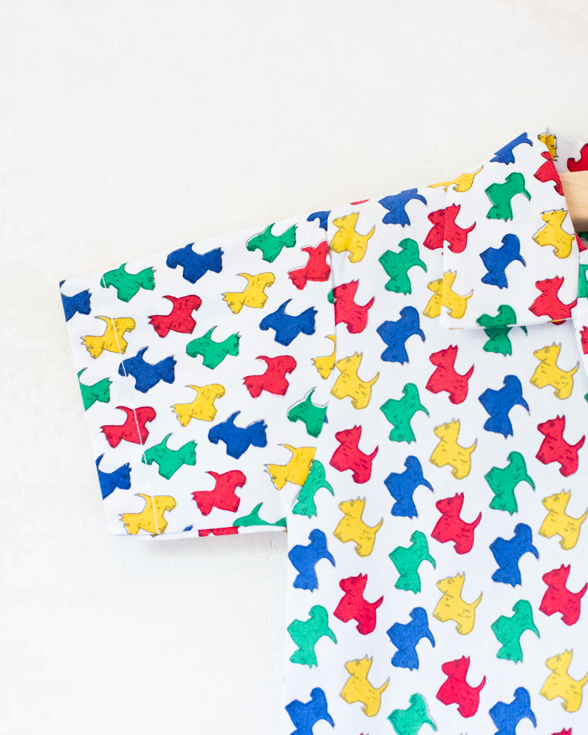 White button-down shirt with colorful schnauzers | French deadstock | 18-24 months