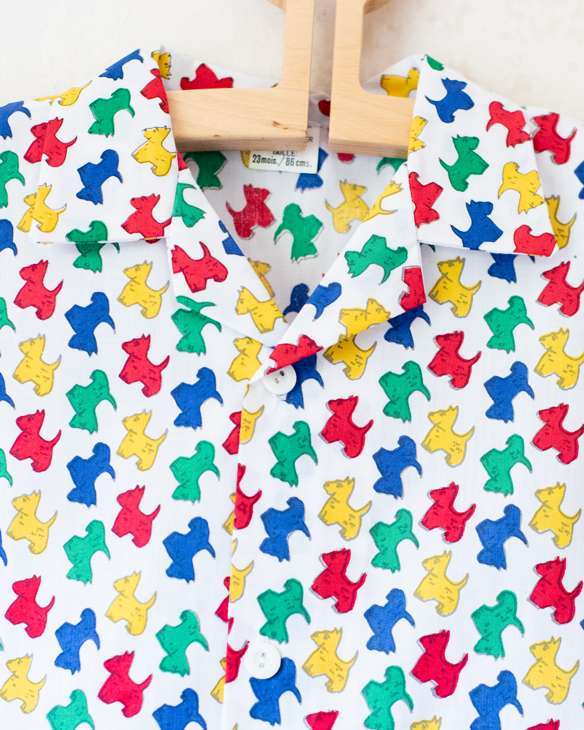 White button-down shirt with colorful schnauzers | French deadstock | 18-24 months