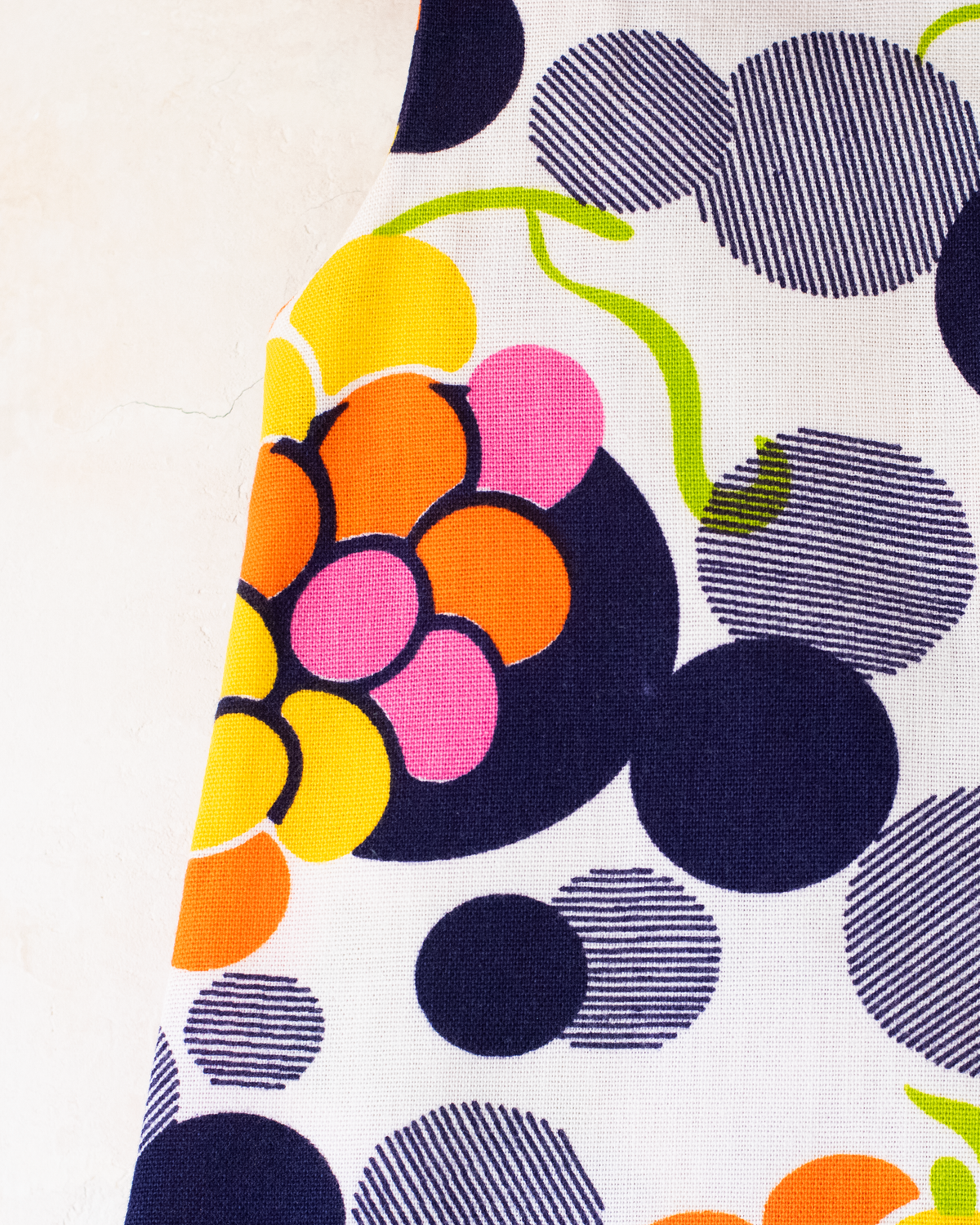 Colorful seventies dress with grapes | 12-18 months