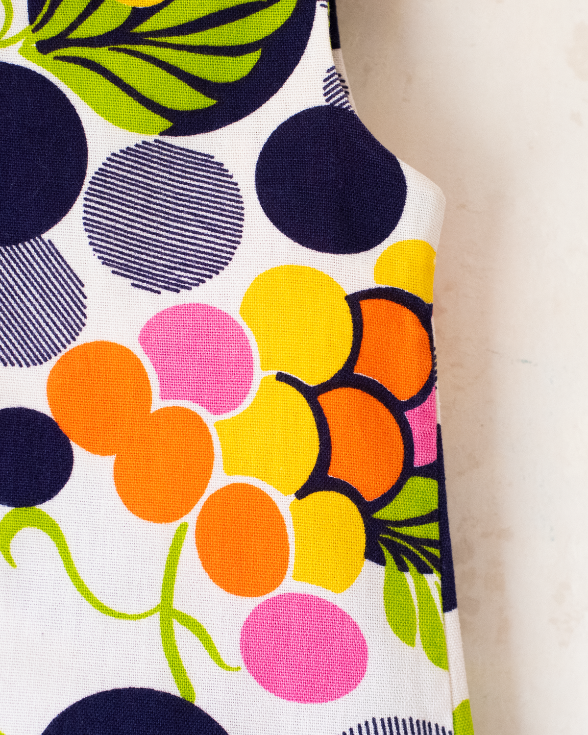 Colorful seventies dress with grapes | 12-18 months