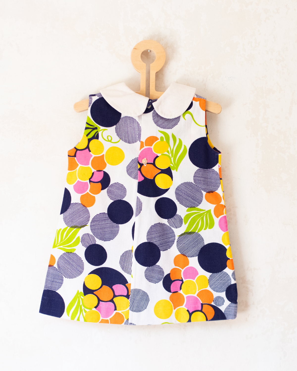 Colorful seventies dress with grapes | 12-18 months
