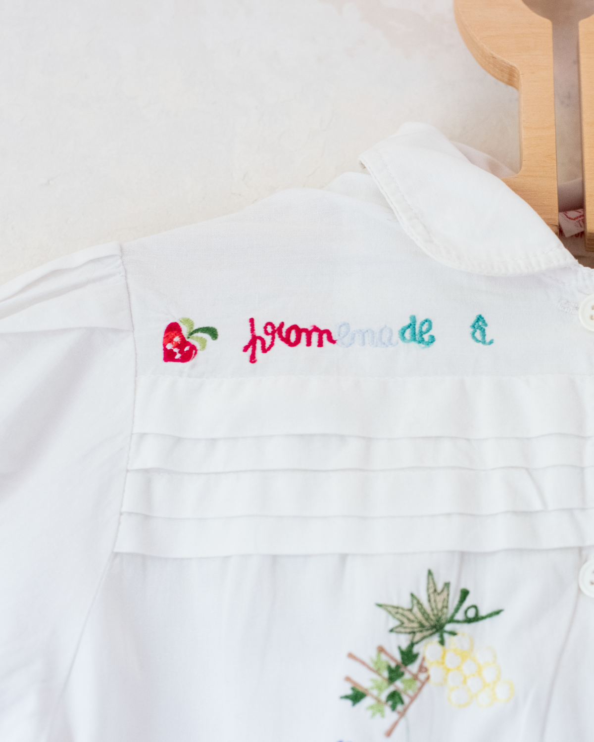 White shirt with fruit embroidery | 4-5 years