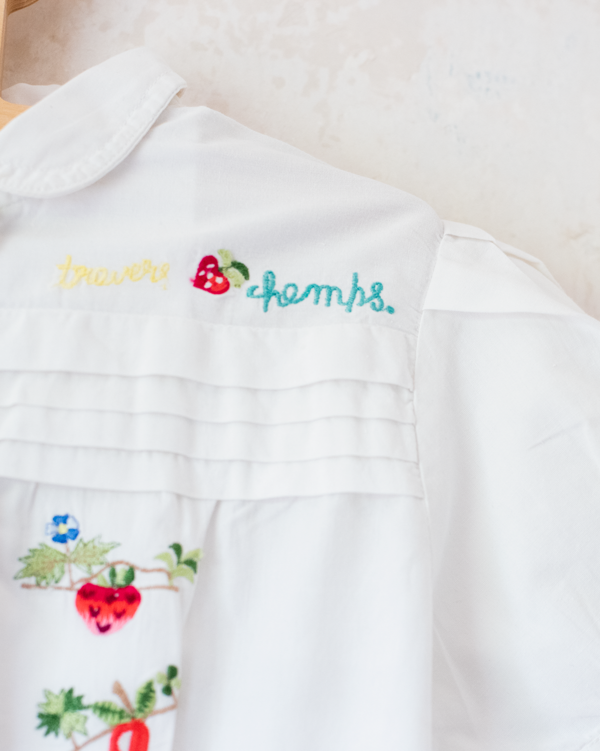 White shirt with fruit embroidery | 4-5 years