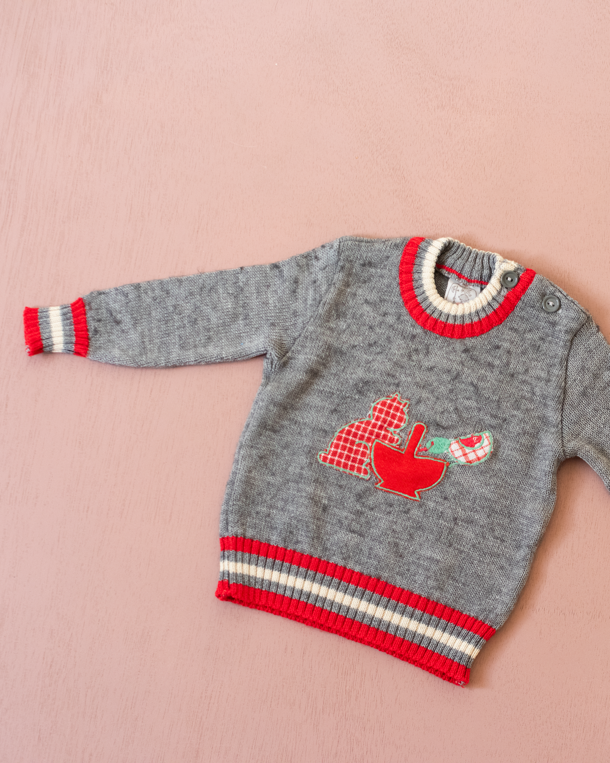 Gray knit with cat embroidery and stripes | 6-9 months