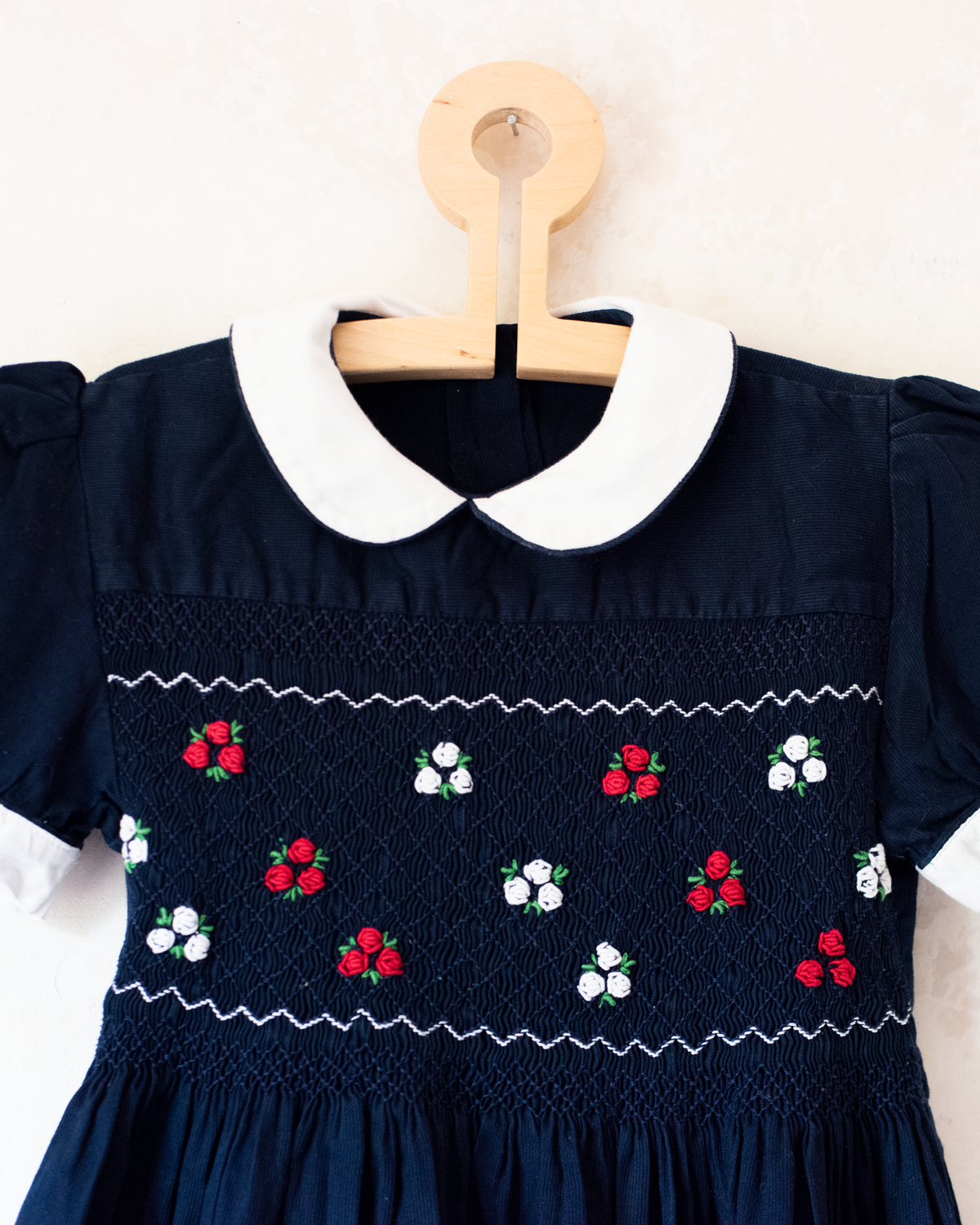 Blue dress with ruffles and floral embroidery | 7-8 years