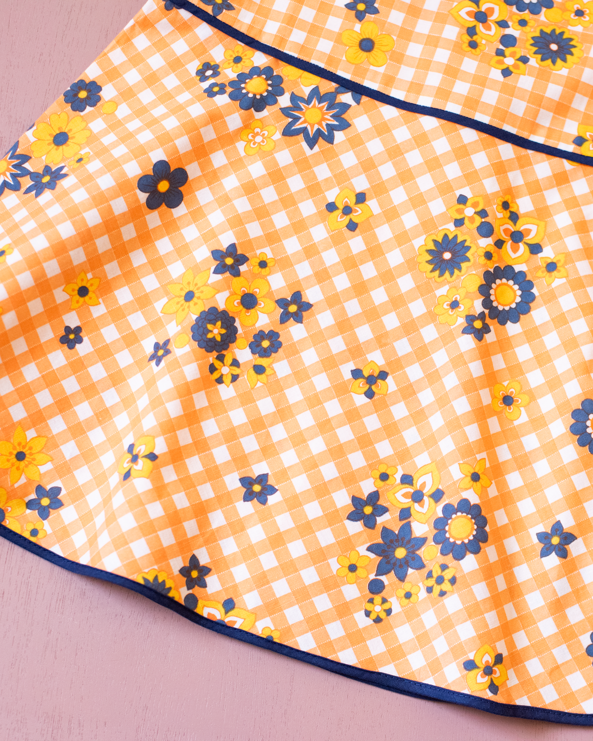 Checked dress with flowers | French deadstock from the seventies | 3-4 years