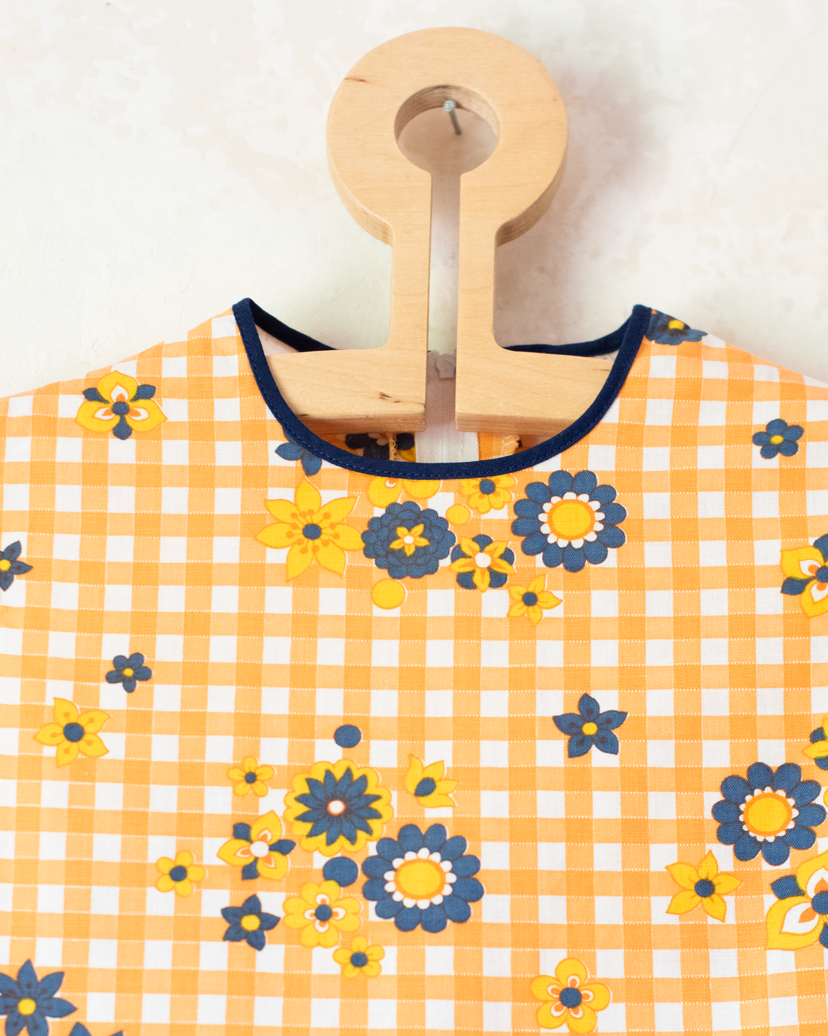 Checked dress with flowers | French deadstock from the seventies | 3-4 years