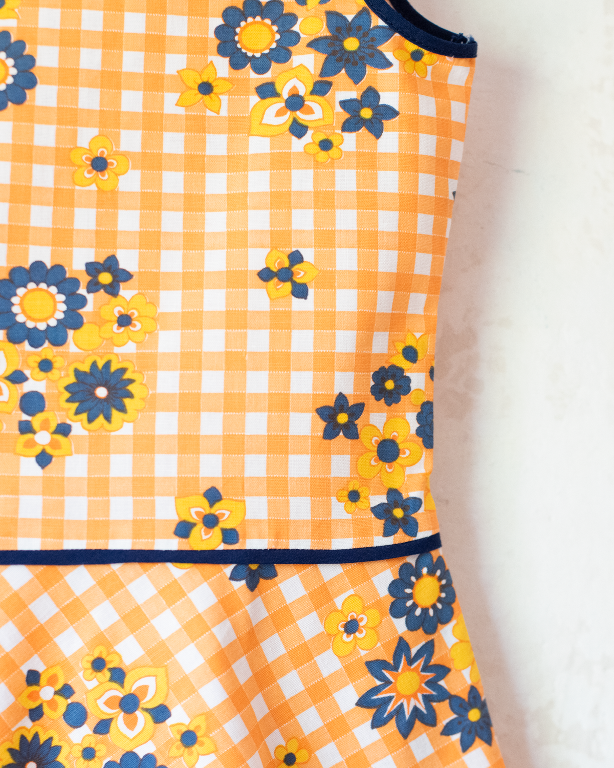 Checked dress with flowers | French deadstock from the seventies | 3-4 years