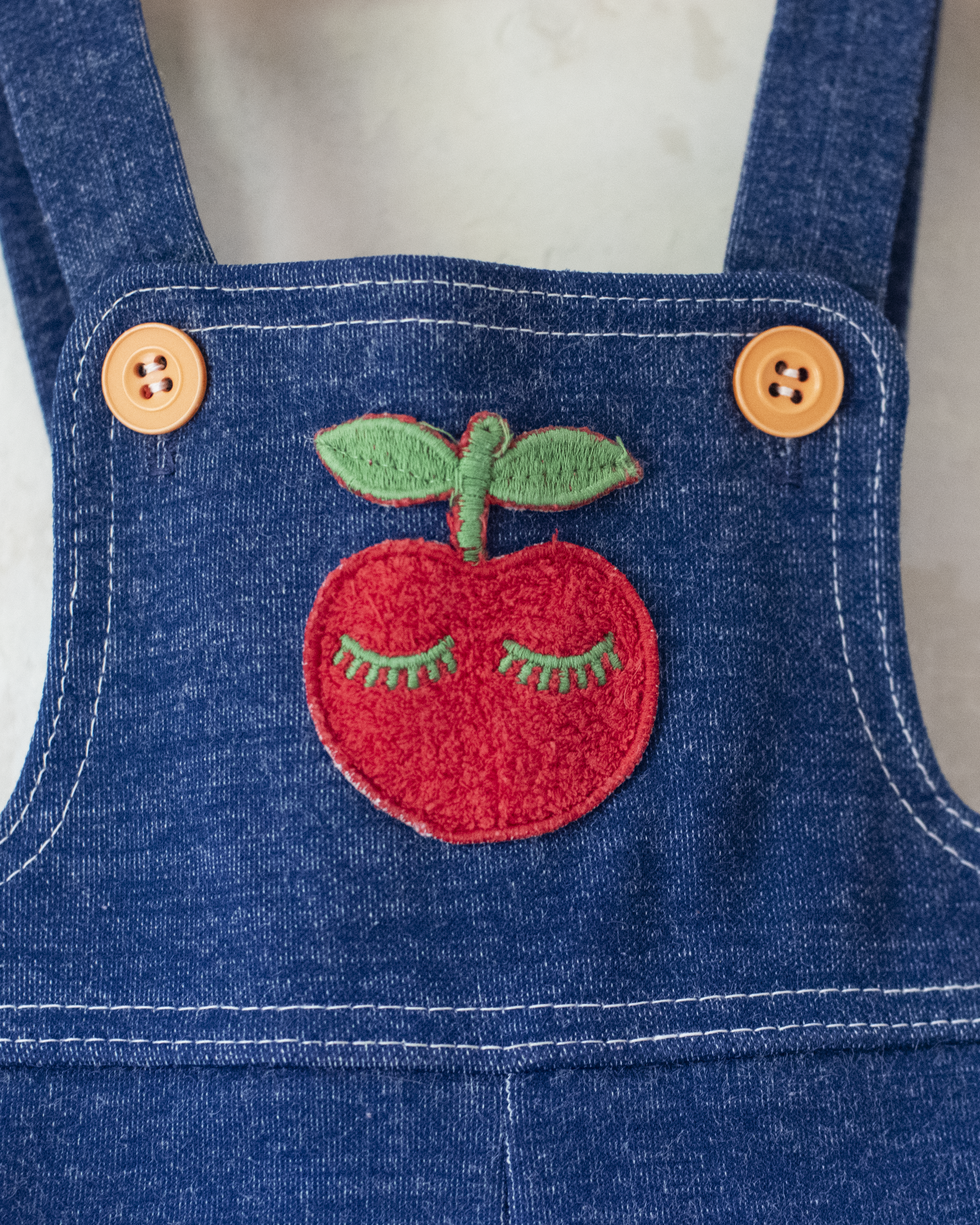 אוברול מהסבנטיז עם תפוח | 3-6 חודשים