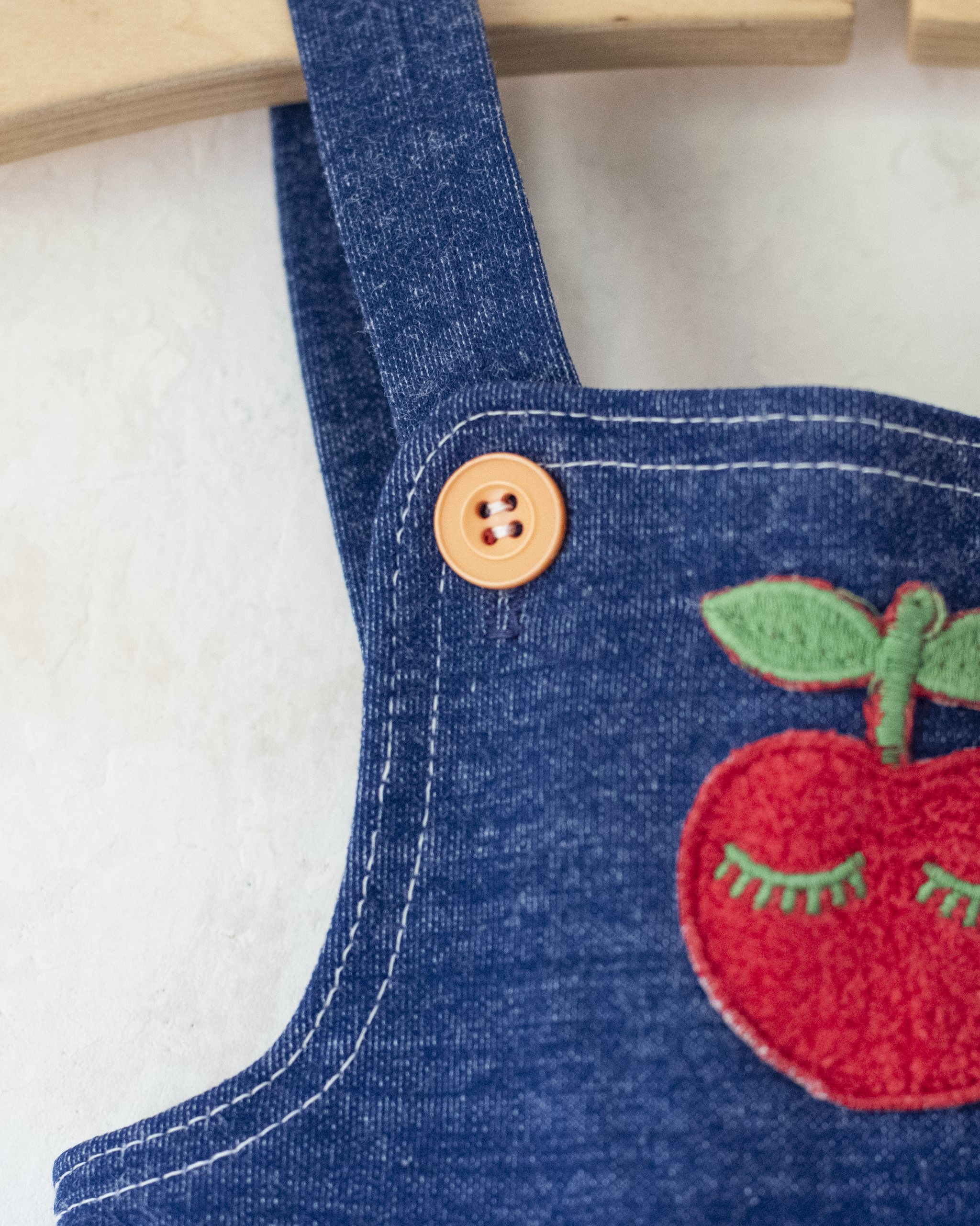 אוברול מהסבנטיז עם תפוח | 3-6 חודשים