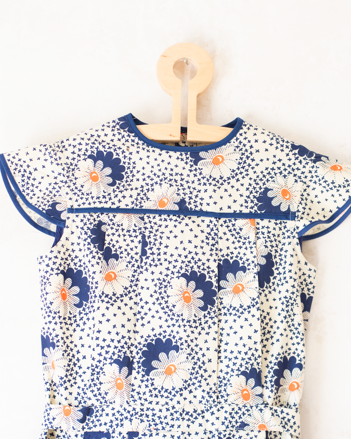 Floral pleated dress | French deadstock from the 70s | Ages 9-10