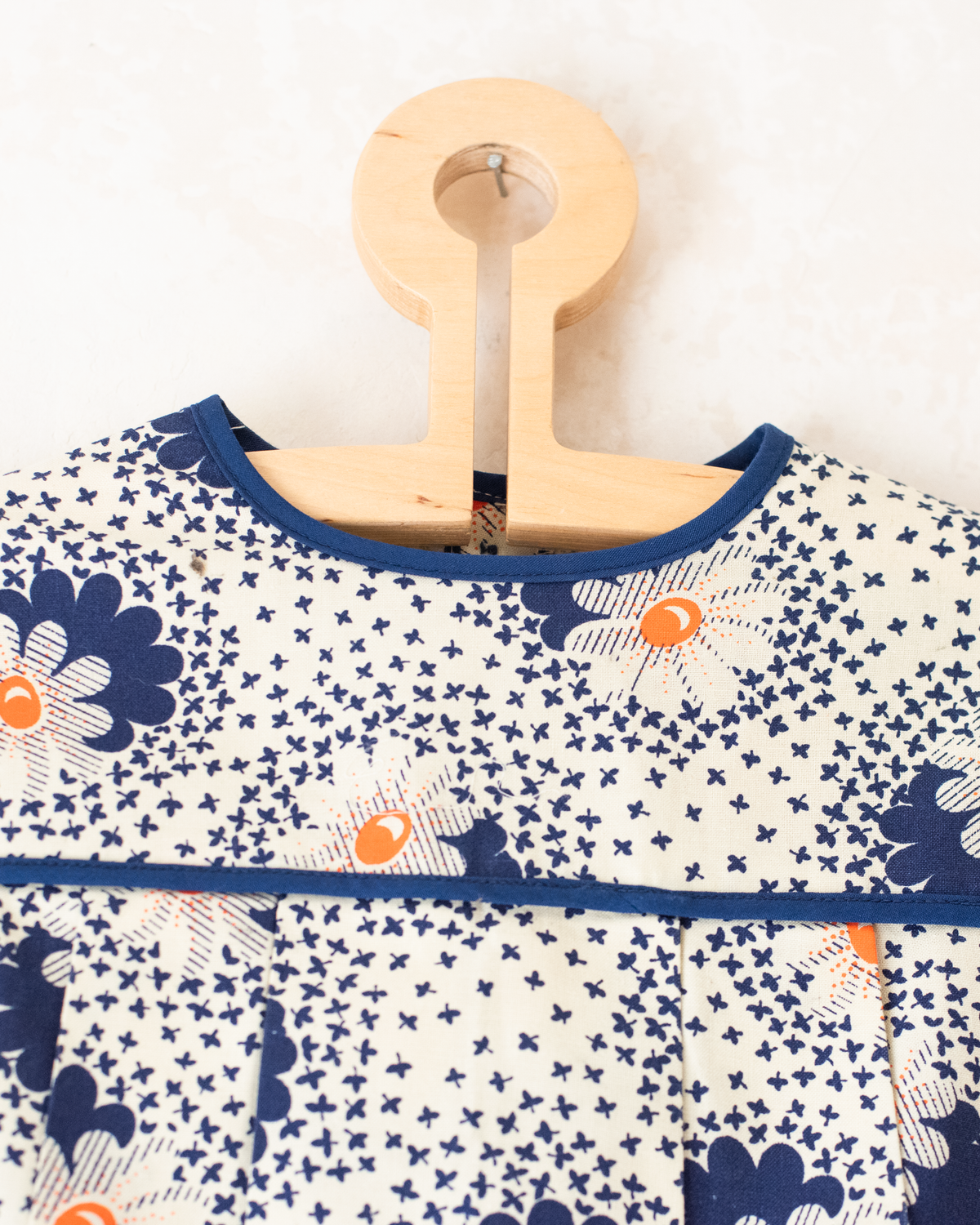 Floral pleated dress | French deadstock from the 70s | Ages 9-10