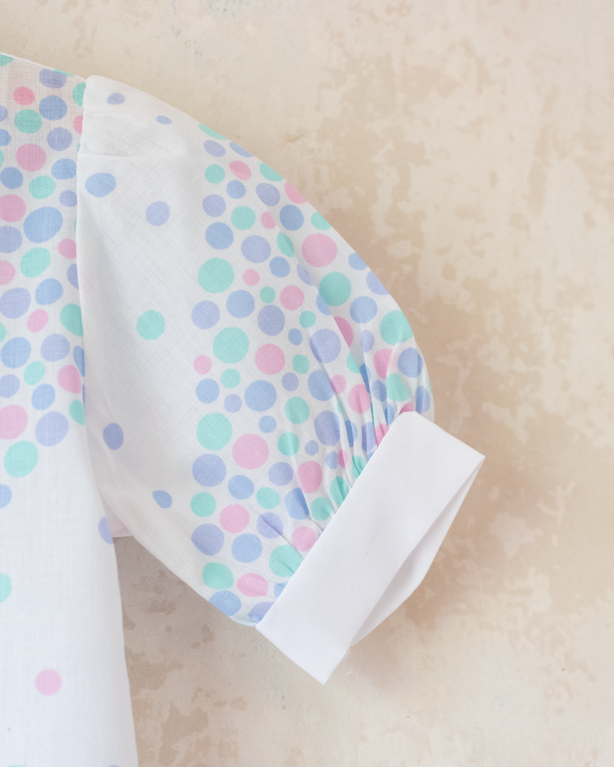 Button-down shirt with pastel dots | 4-5 years