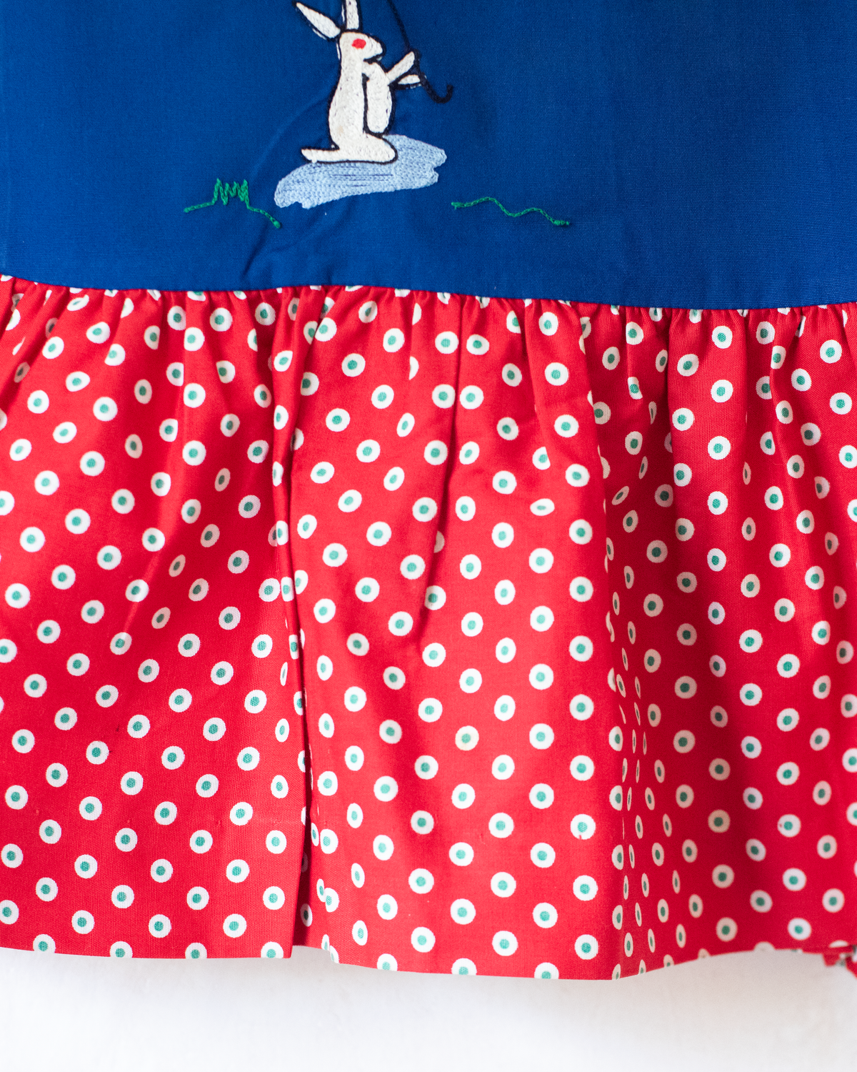 Blue and red dress with dots and embroidered rabbit | French deadstock from the 1960s | 18-24 months