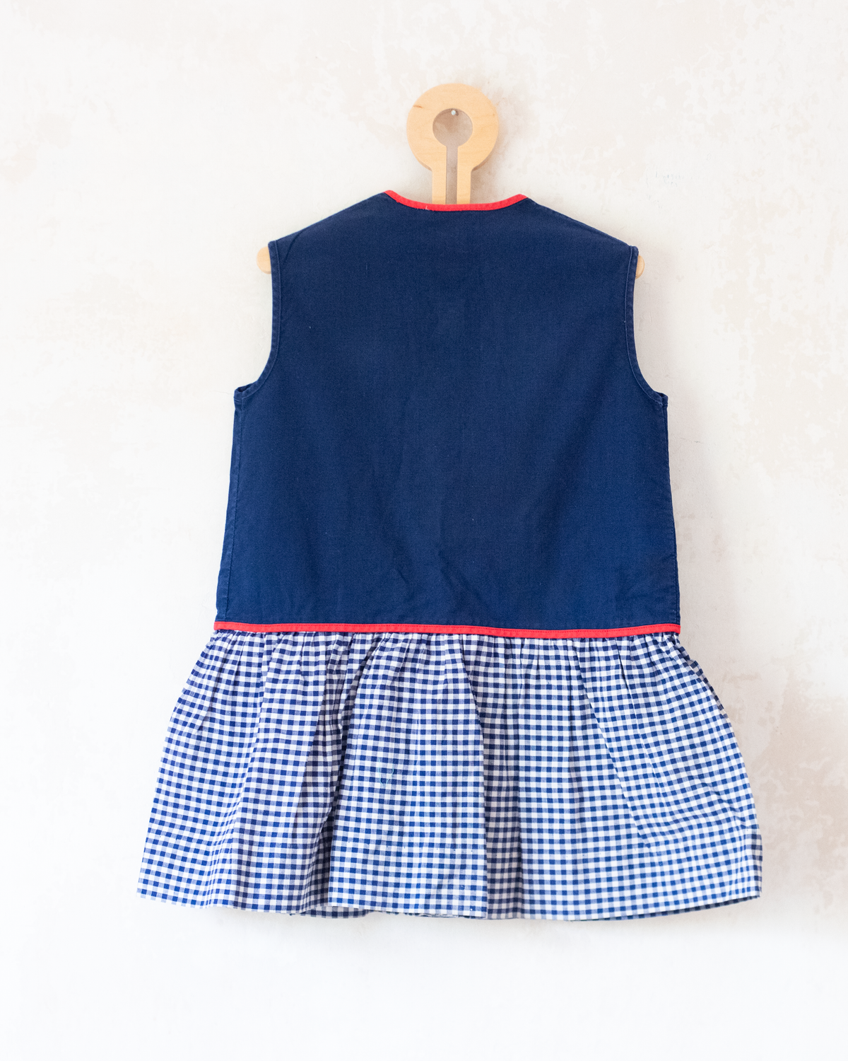 Blue dress with woman embroidery and red hat and plaid | 18-24 months