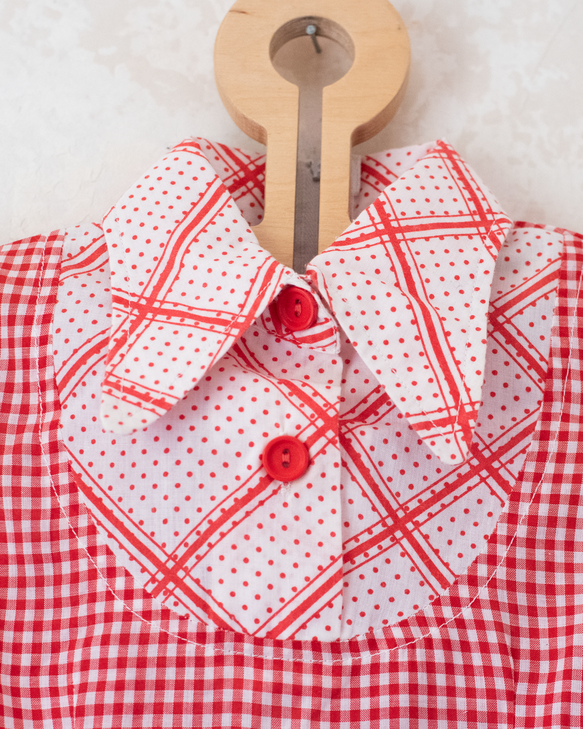 Red and white dress with dots and checks | French dead stock | 2-3 years