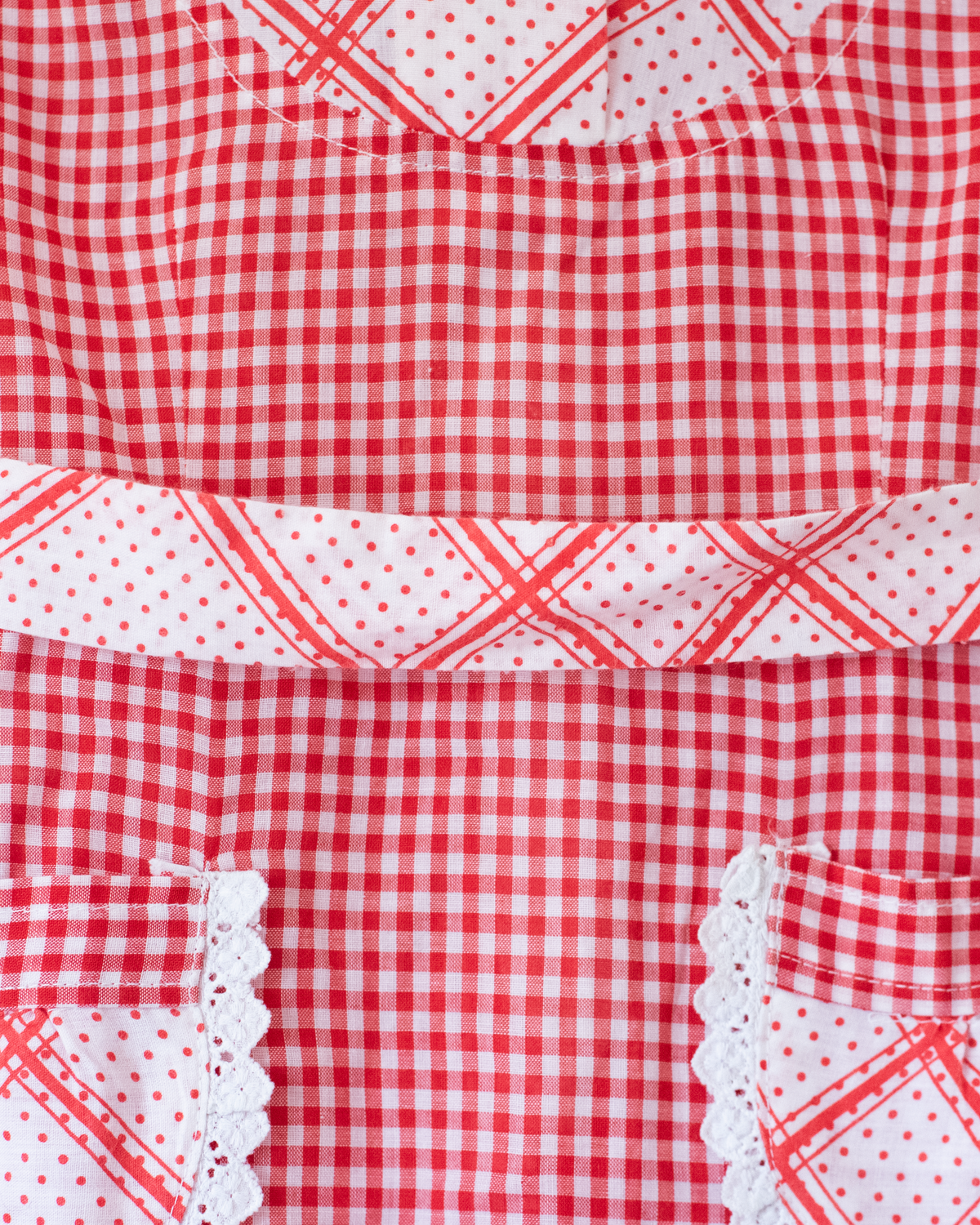 Red and white dress with dots and checks | French dead stock | 2-3 years