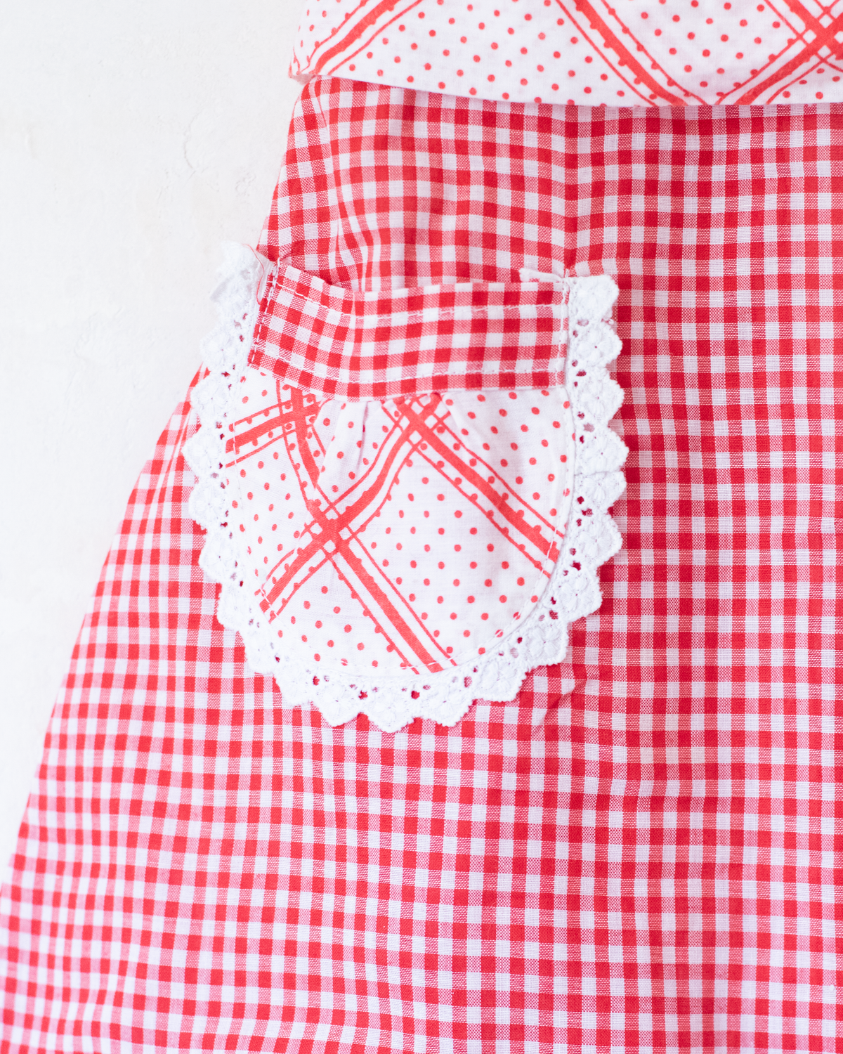 Red and white dress with dots and checks | French dead stock | 2-3 years
