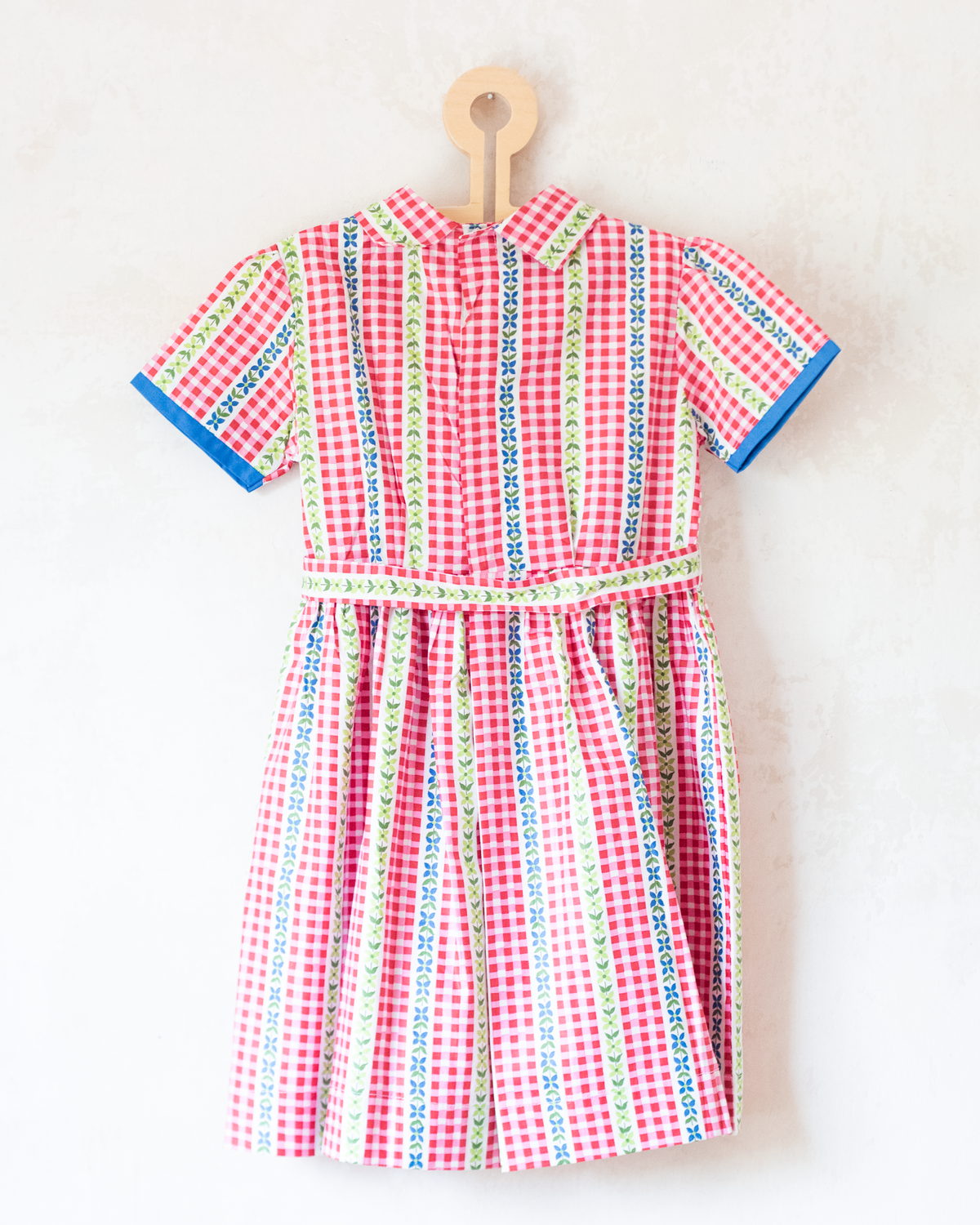 Dress with flowers, checks, and a tie | French deadstock from the seventies | 5-6 years