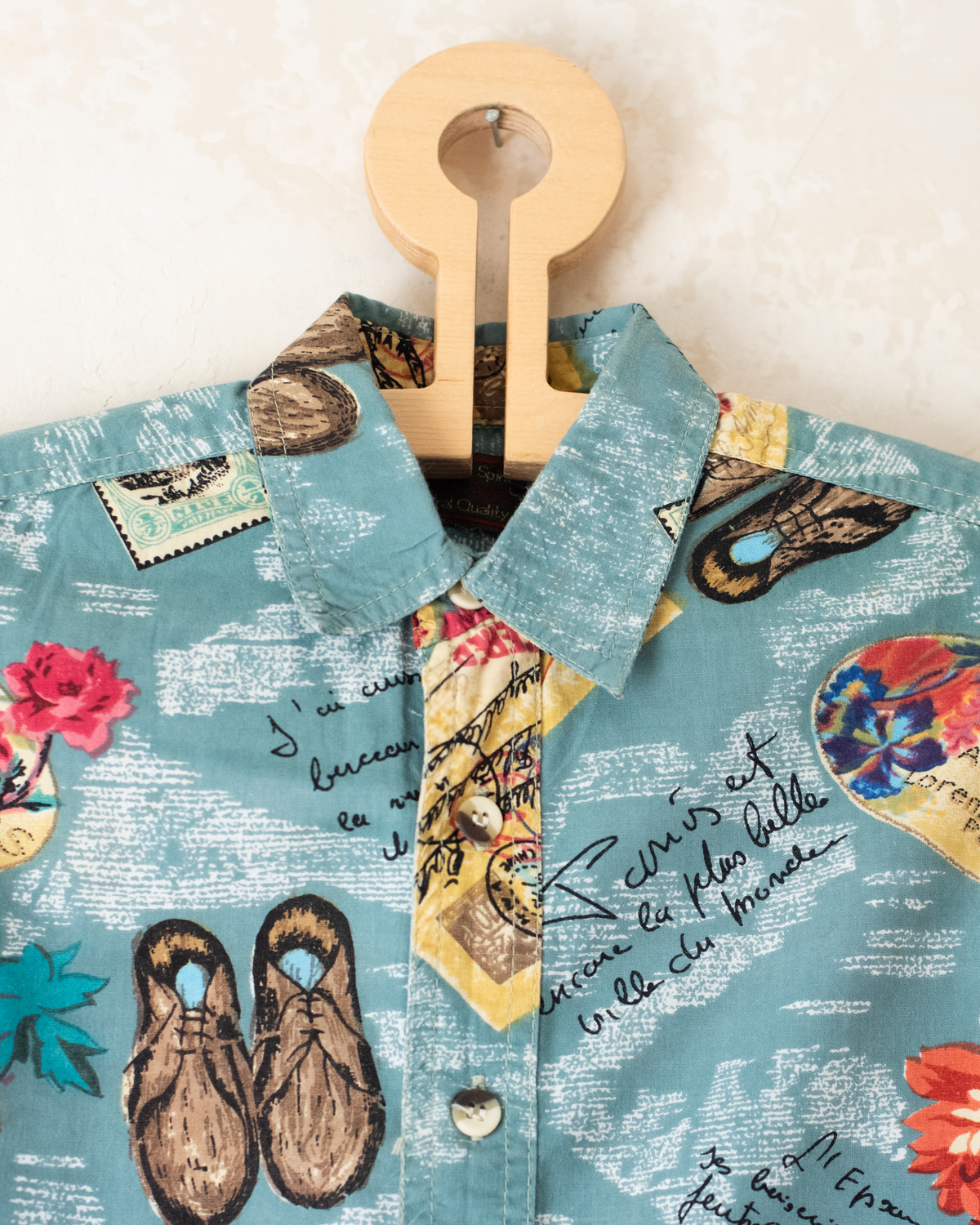 Button-up shirt with postcards and shoes | 3-4 years