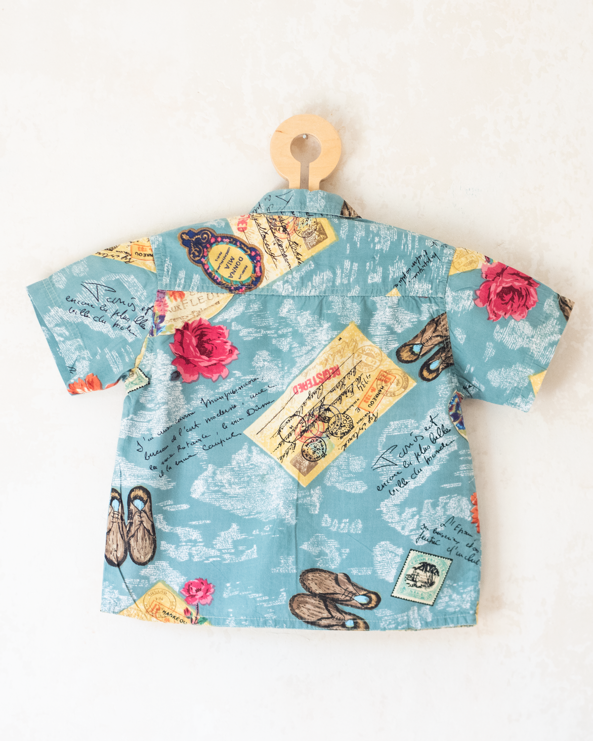 Button-up shirt with postcards and shoes | 3-4 years