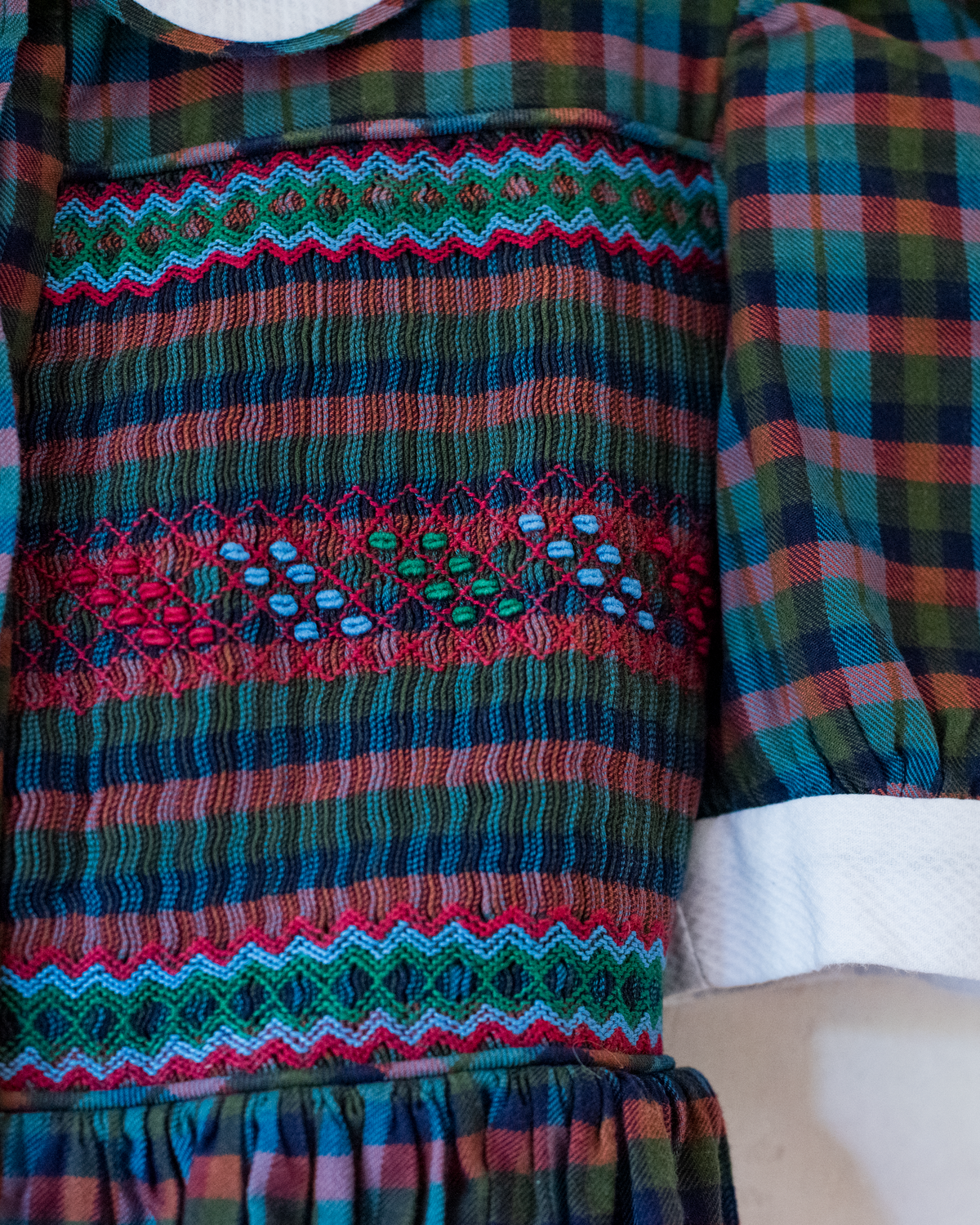 Plaid dress with embroidery | 9-10 years