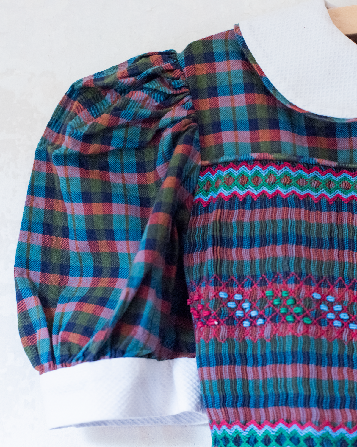 Plaid dress with embroidery | 9-10 years