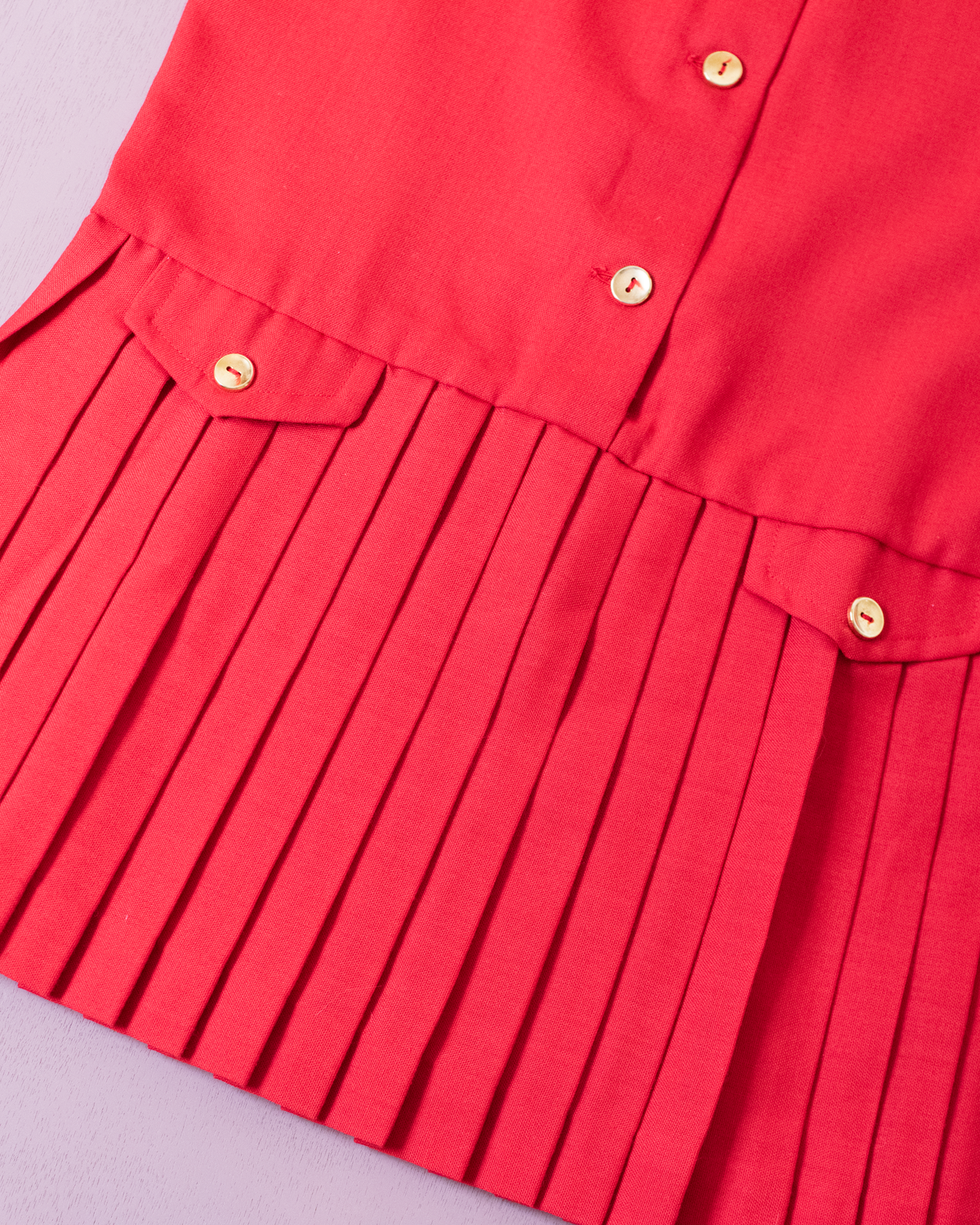 Red dress with gold buttons and fleece | Dead stock from the sixties | 4-5 years