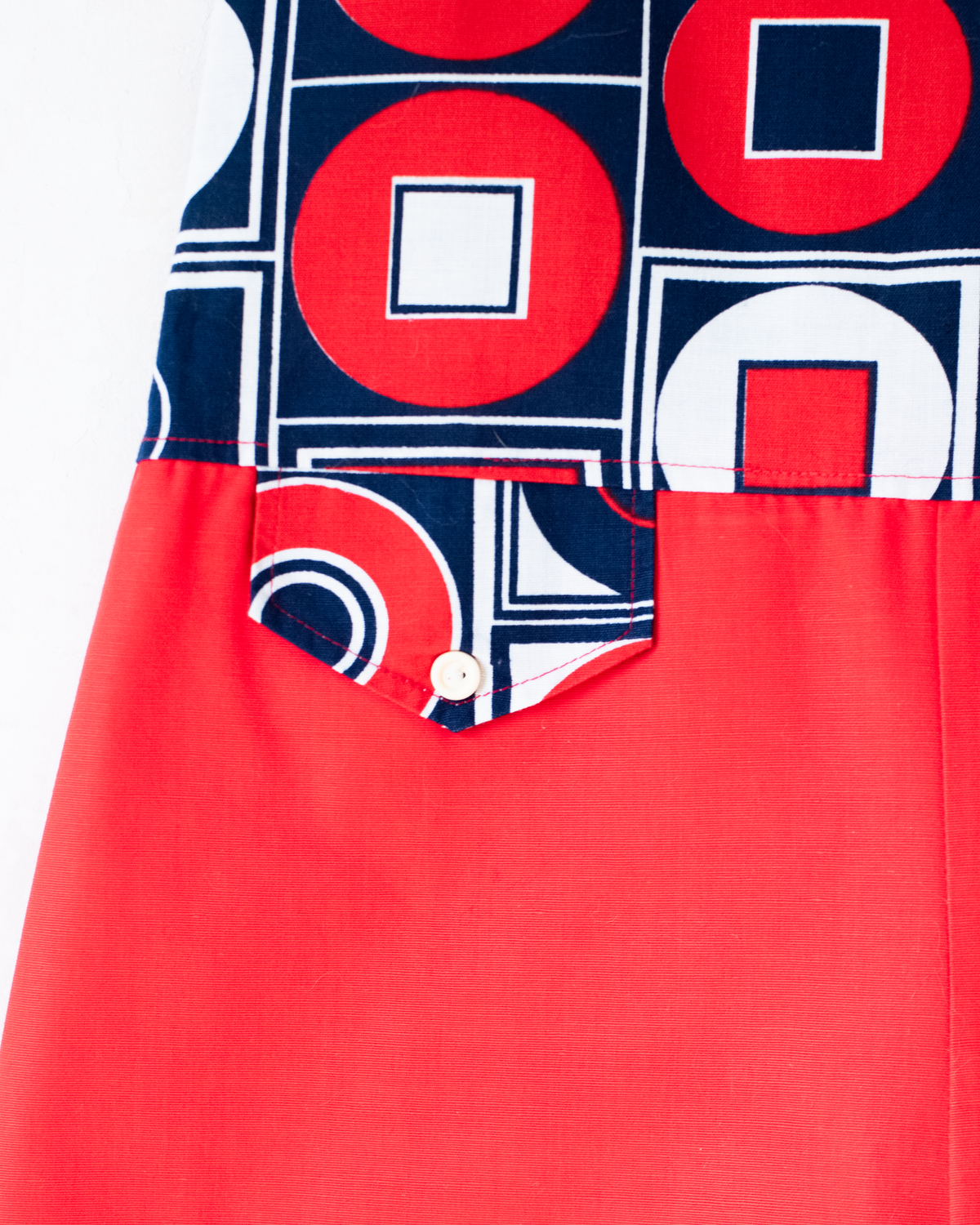Red geometric dress | French deadstock from the '70s | Ages 9-10