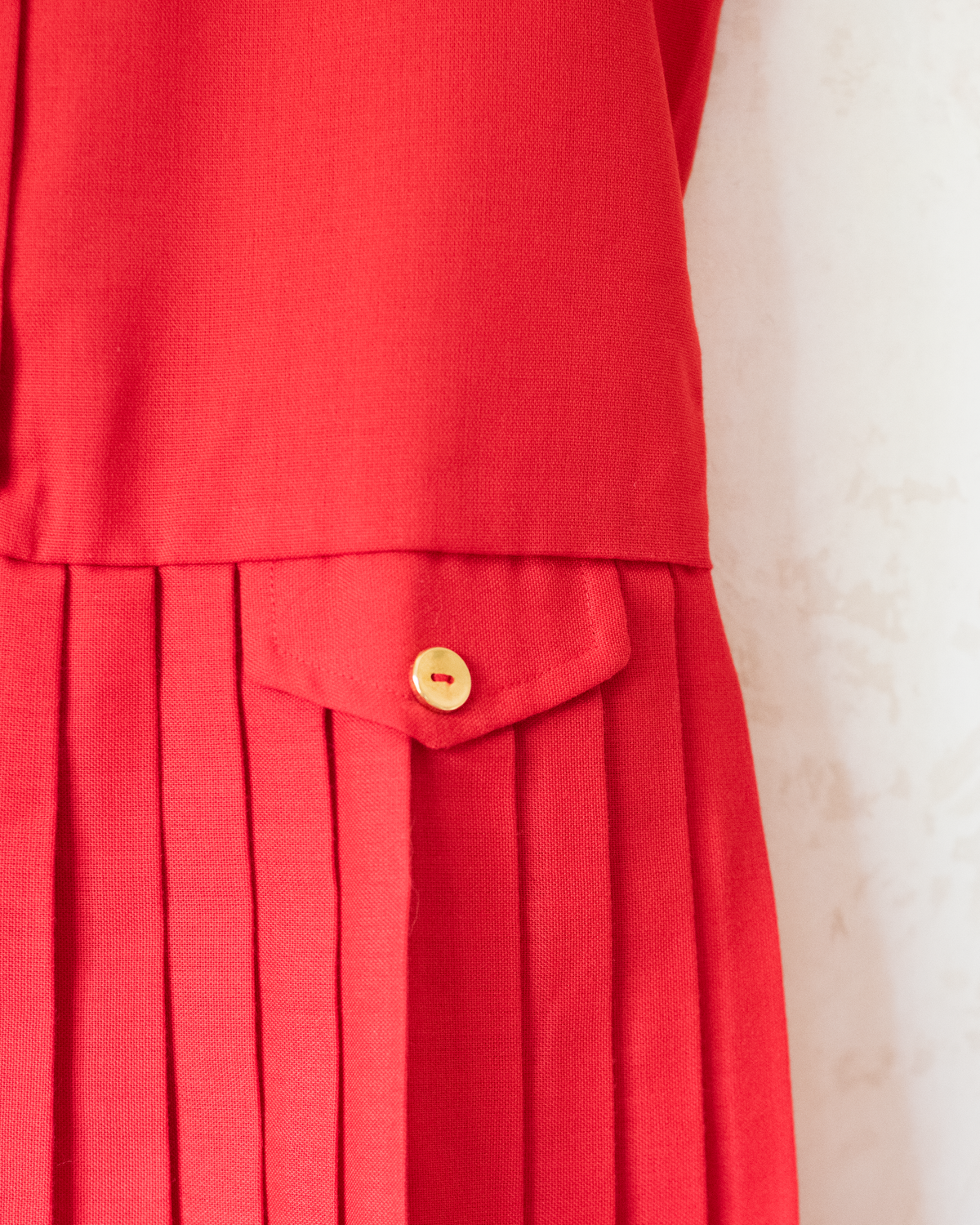 Red dress with gold buttons and fleece | Dead stock from the sixties | 4-5 years