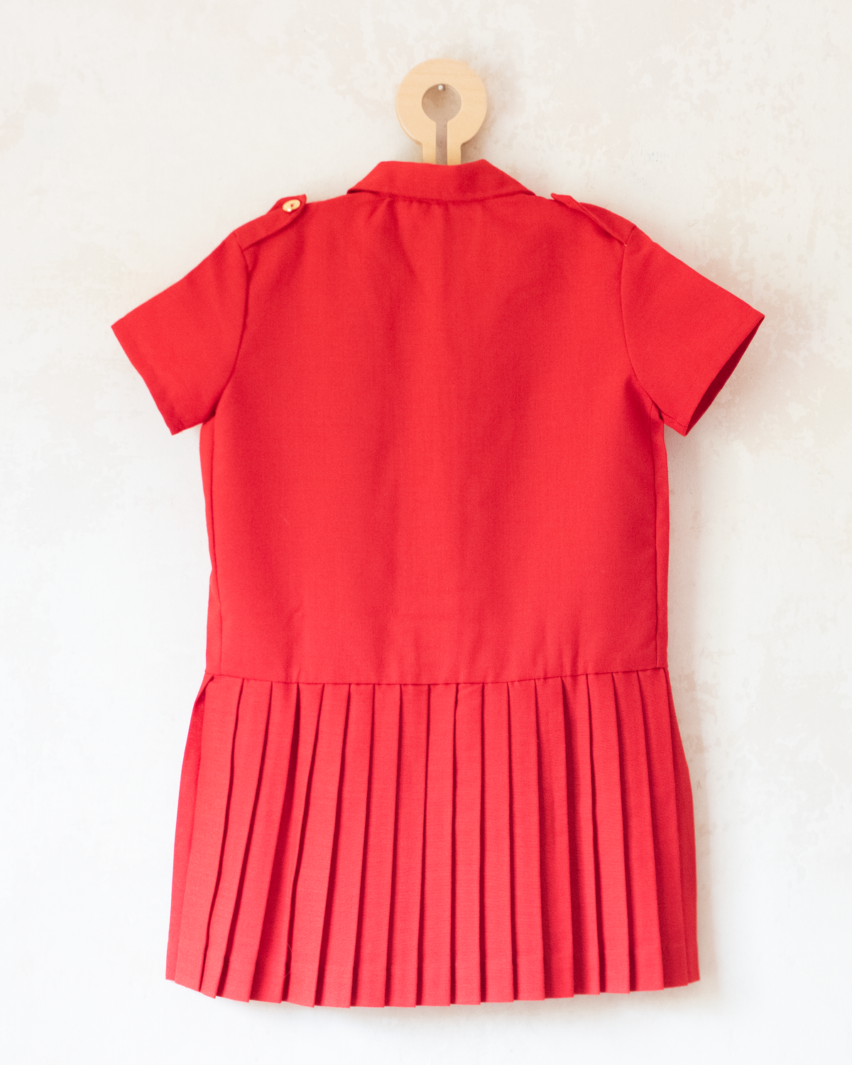 Red dress with gold buttons and fleece | Dead stock from the sixties | 4-5 years
