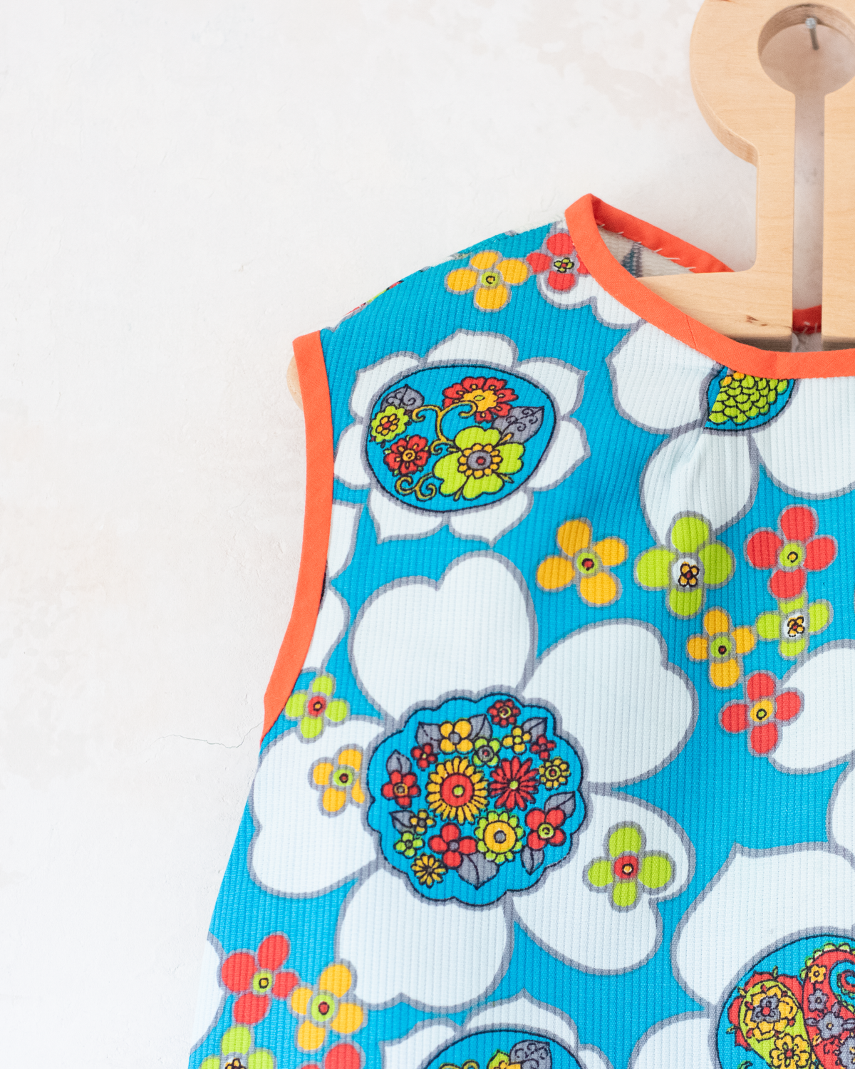 Colorful floral dress from the seventies | 3-4 years