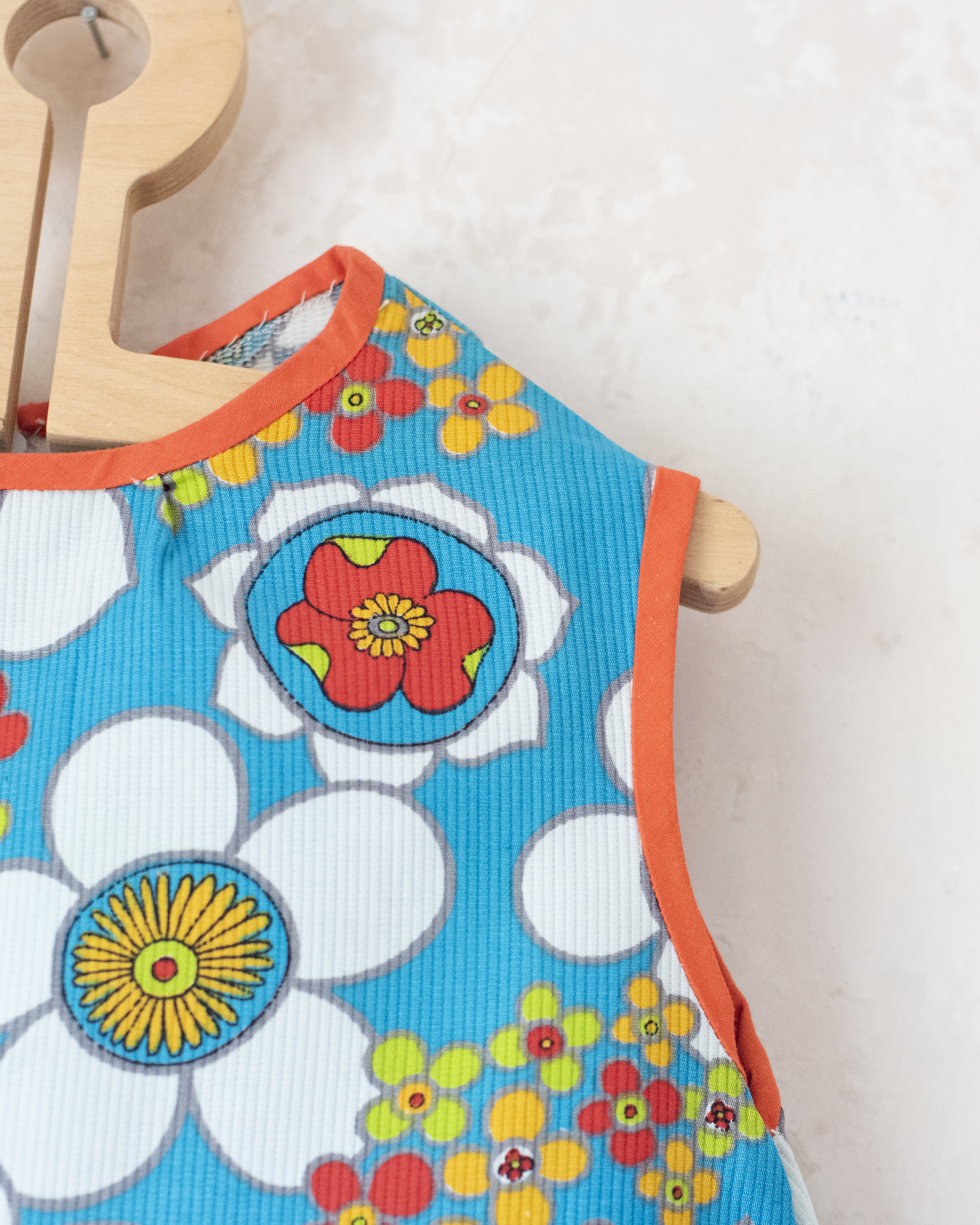 שמלה פרחונית צבעונית מהסבנטיז | 3-4 שנים