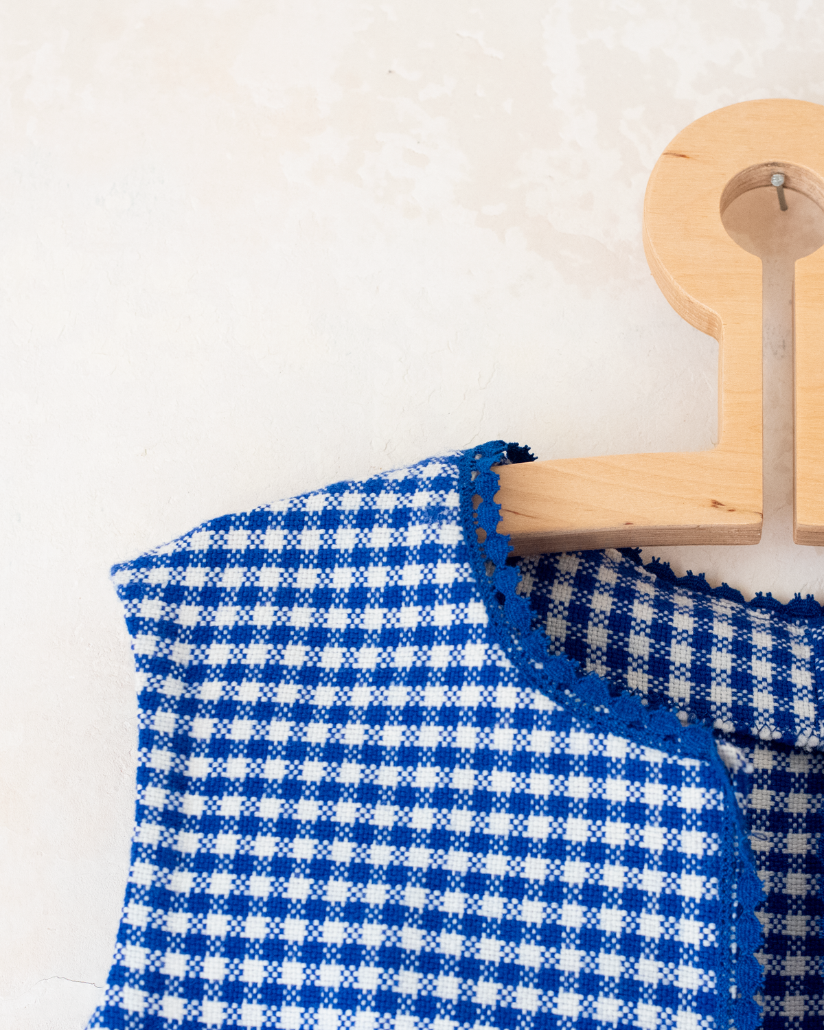 Blue and white plaid vest | 7-10 years
