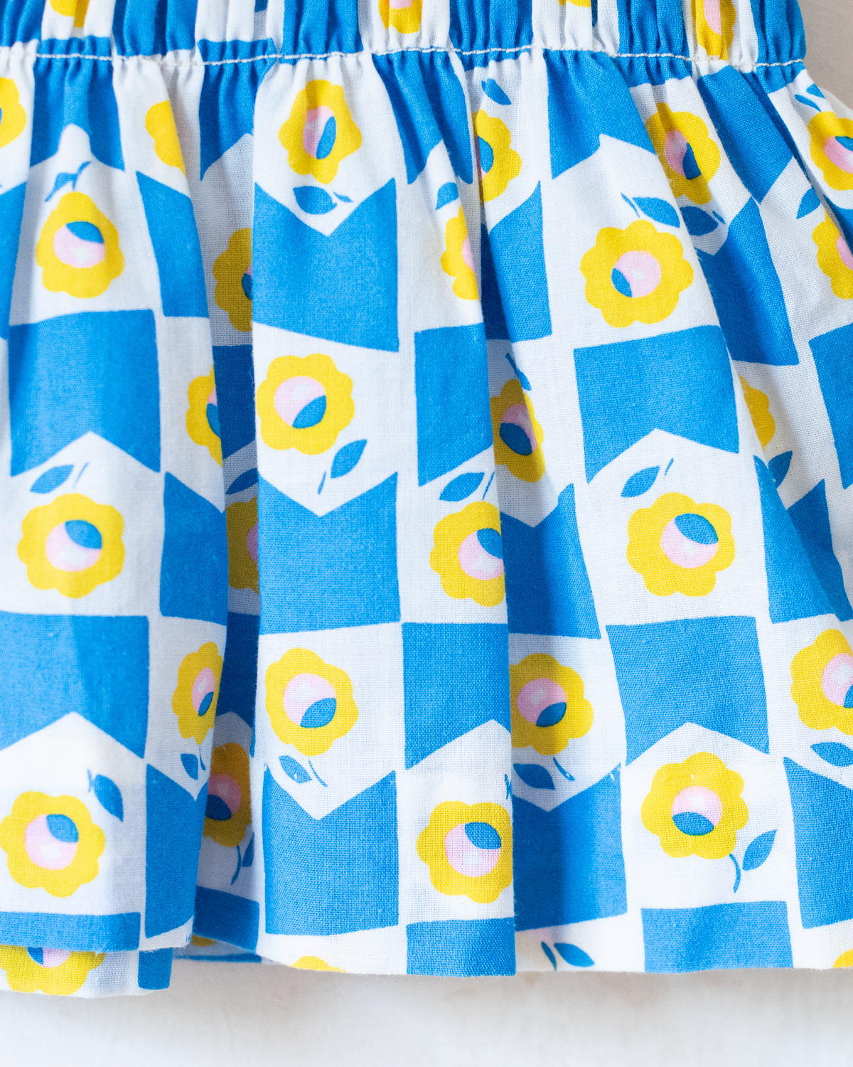 Blue tank top from the seventies with yellow flowers | 18-24 months