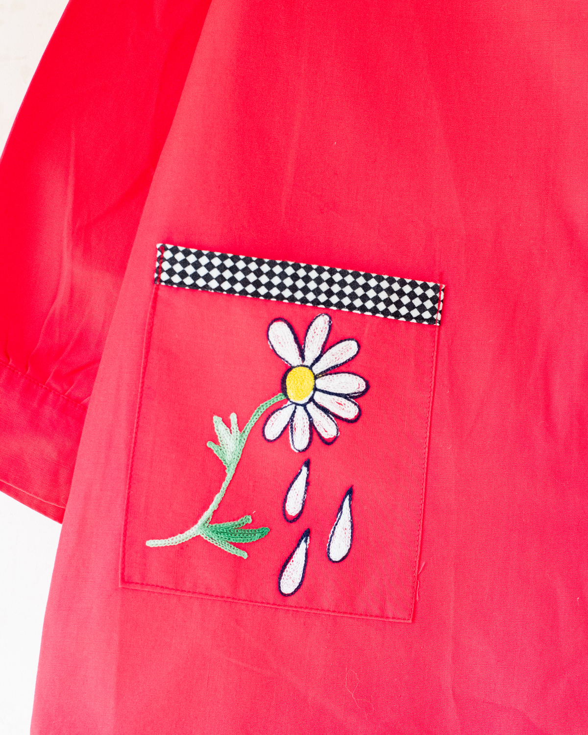 Long red shirt with daisy embroidery and plaid | 5-6 years